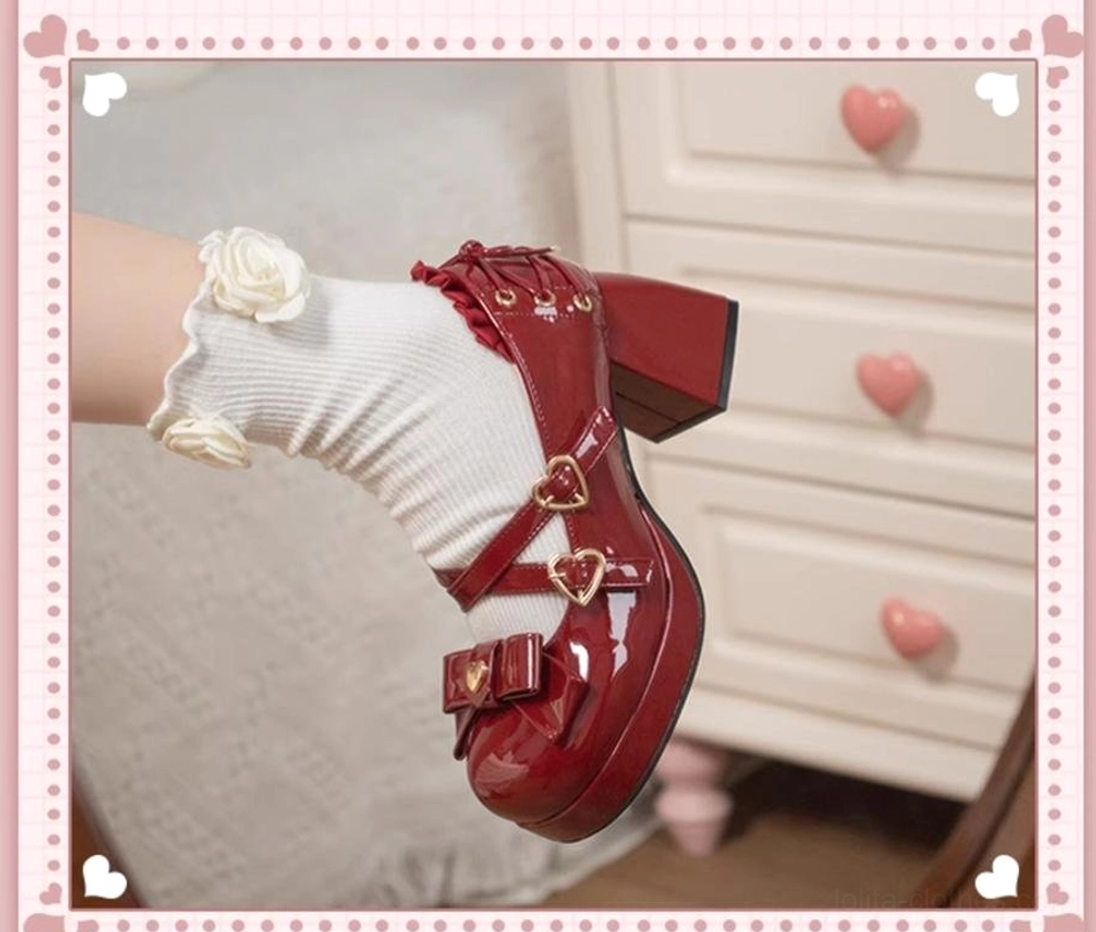 barbie-pink-sweet-lolita-platform-heels-three-quarter-view-front-bow-straps