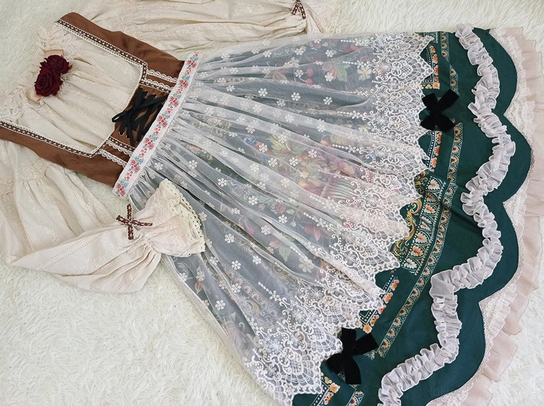 Bavarian Lolita JSK seasonal autumn wear harvest theme berry bird folk pattern styling