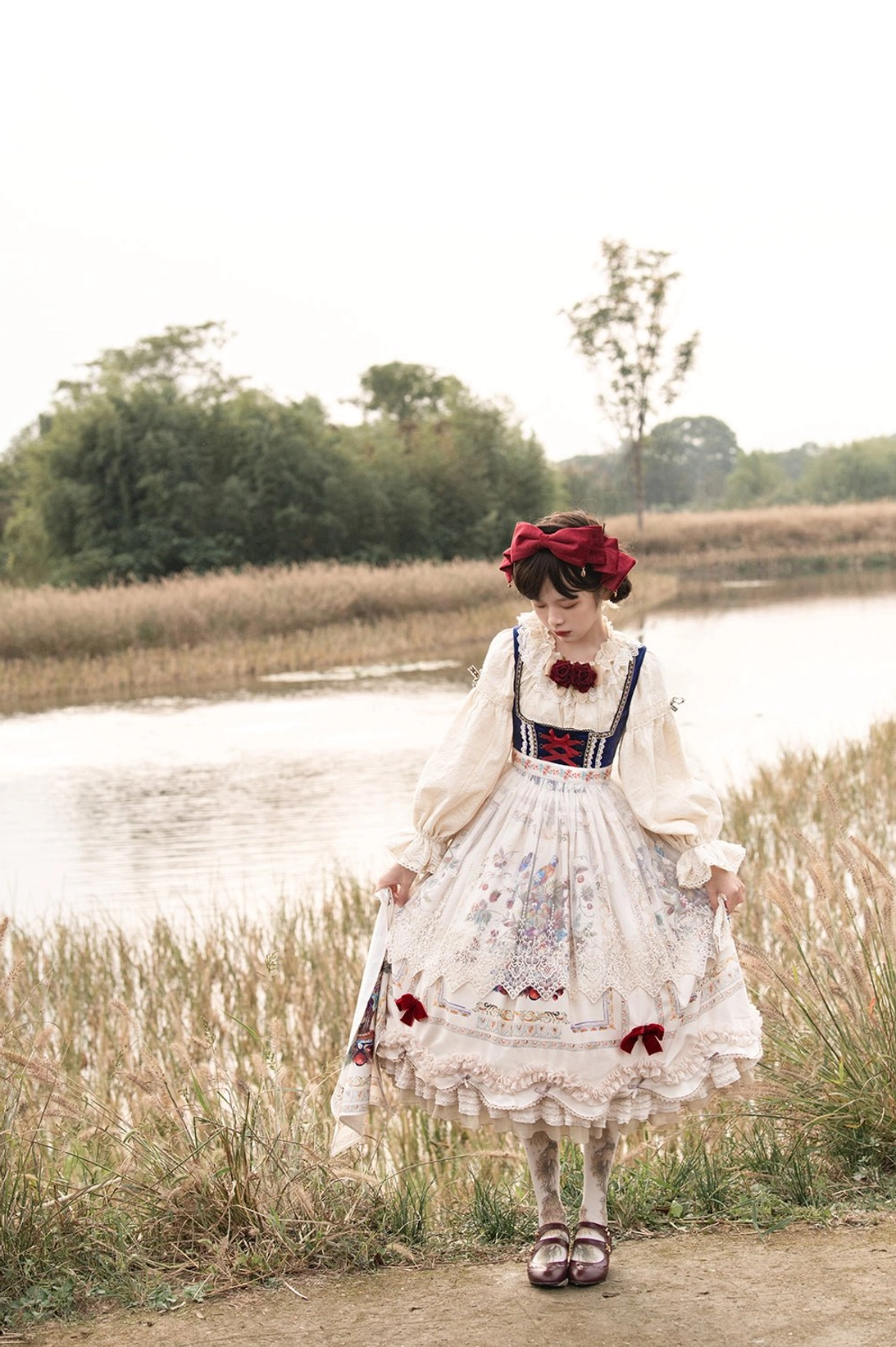 Bavarian Lolita JSK XL size fit model wearing dress proper proportions demonstration