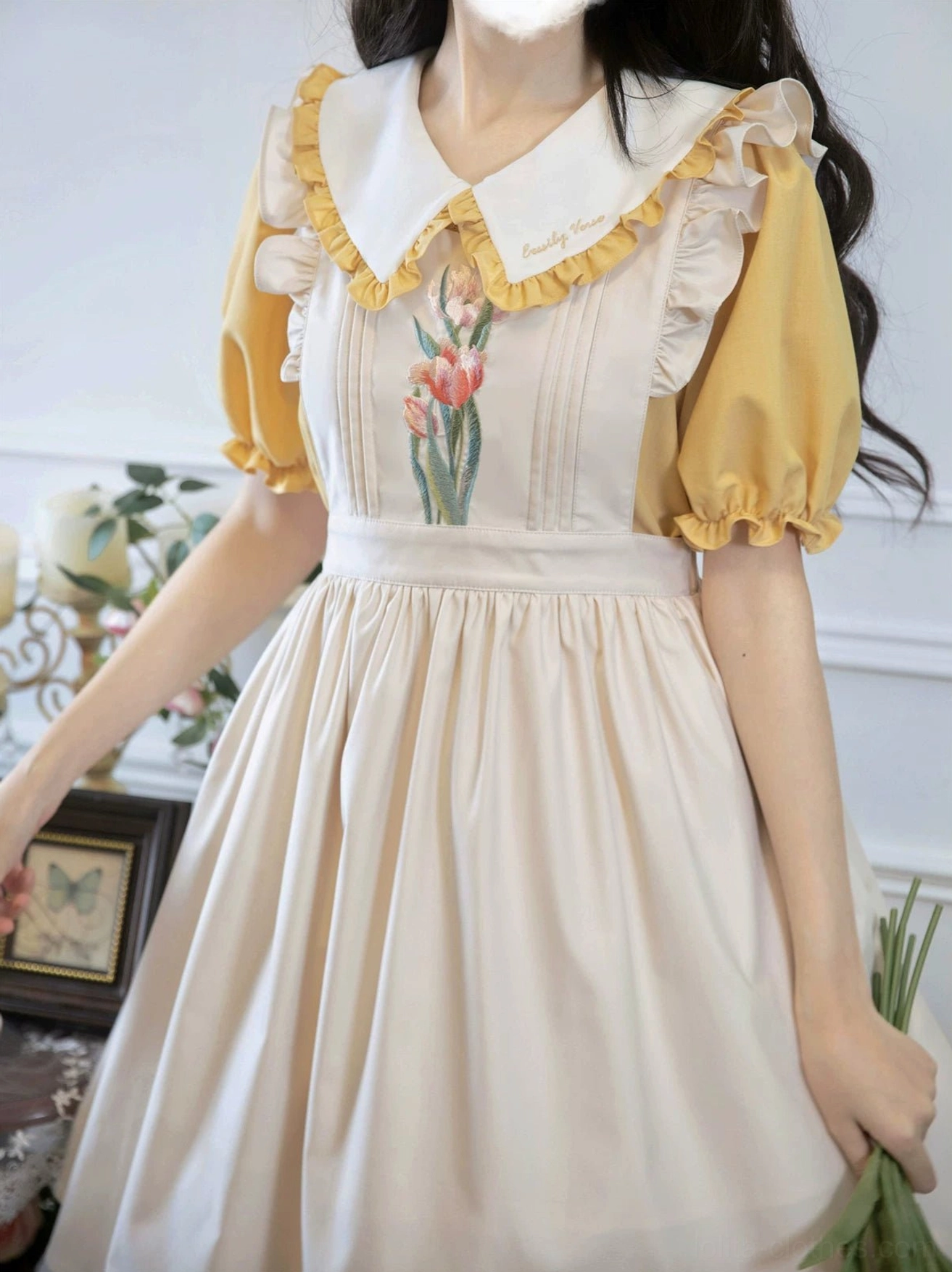 Beige mustard yellow tulip embroidery classic lolita salopette dress half-body close-up ruffled collar detail