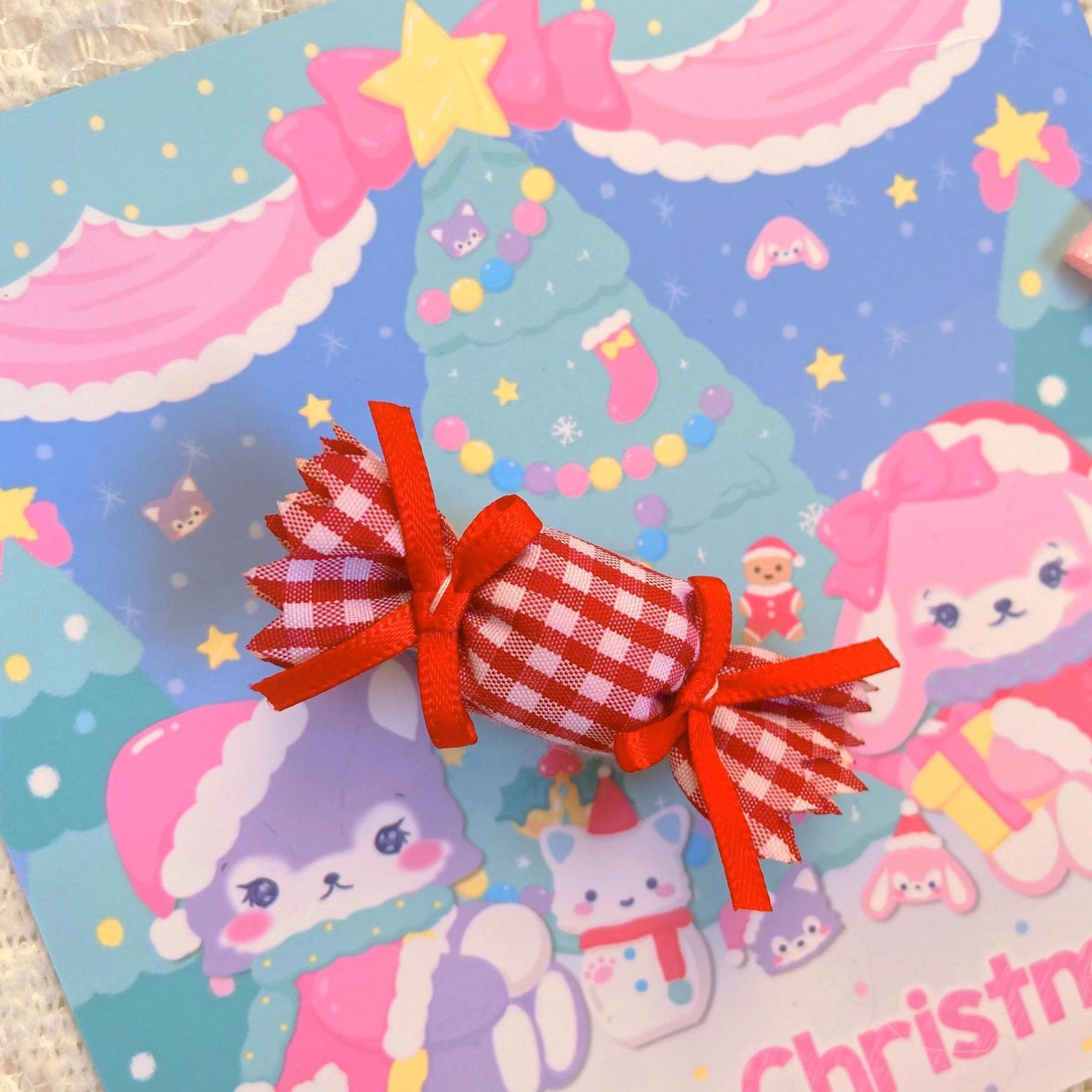 Big red gingham candy brooch with red and white plaid pattern and ribbon bow detail, lolita headdress accessory for candy-themed coordinates