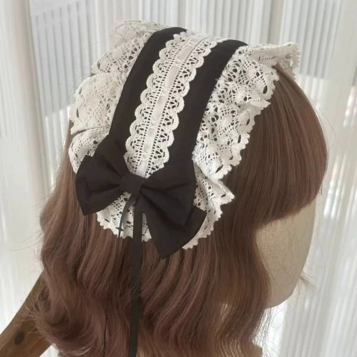 Black headband with clips sweet lolita fashion accessory styling coordinate detail