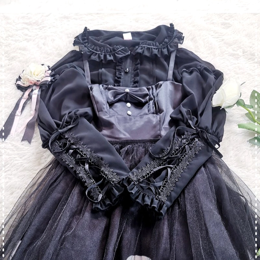 Black lolita blouse with bishop puffed sleeves paired with gothic jsk dress coordination