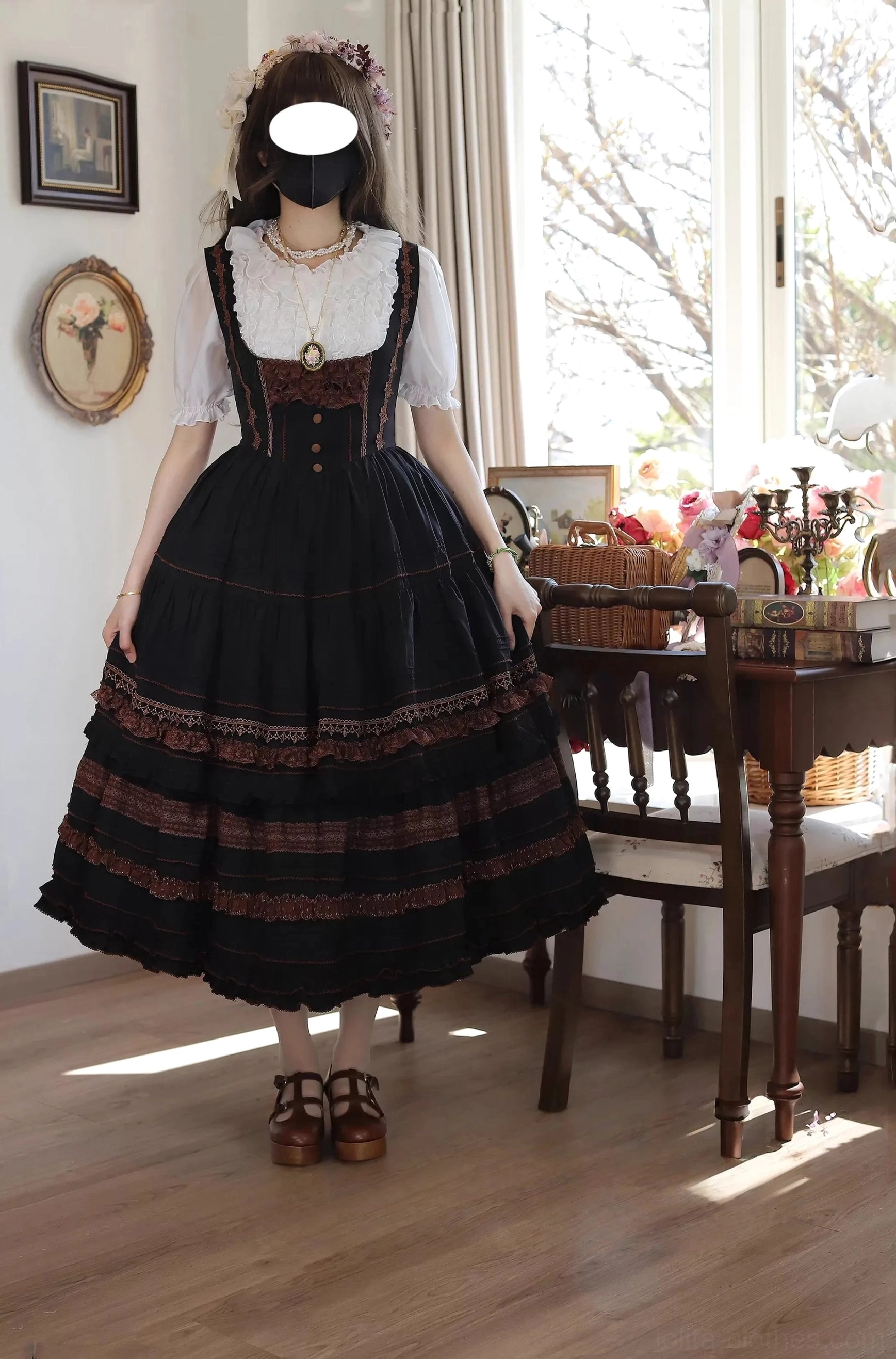 Vintage black lolita jumperskirt white short sleeve inner blouse high waisted striped trim model vintage dining room styling