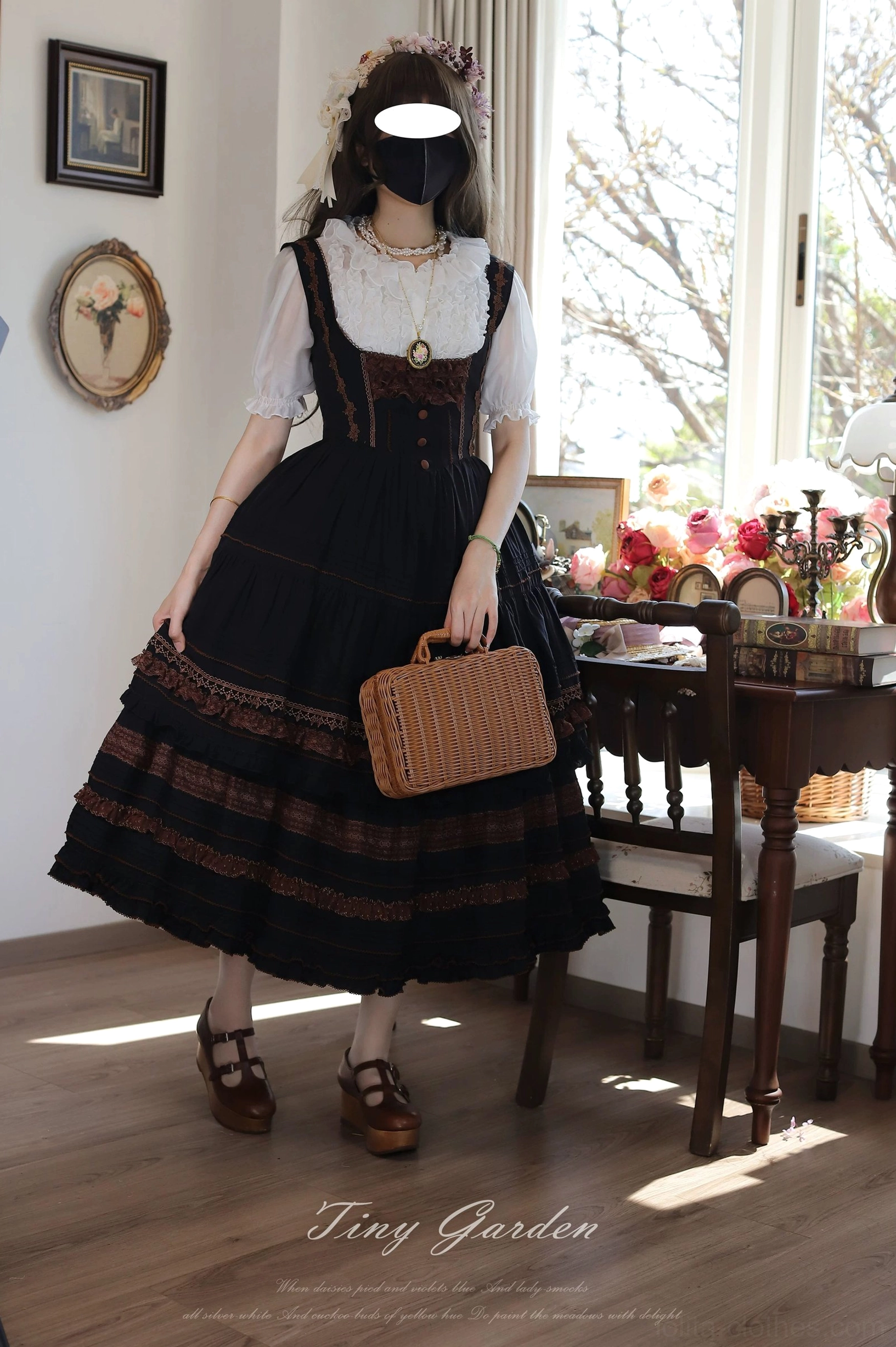 Vintage black lolita jumperskirt white inner blouse coordinate high waisted striped skirt model brown suitcase handbag styling