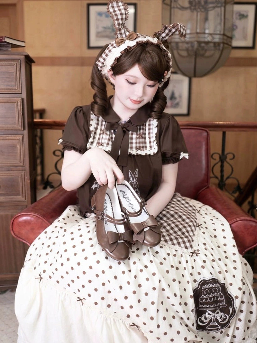 Black Lolita Mary Jane shoes worn with ruffled knee-high socks Lolita skirt coordinate complete outfit styling and compatibility demonstration