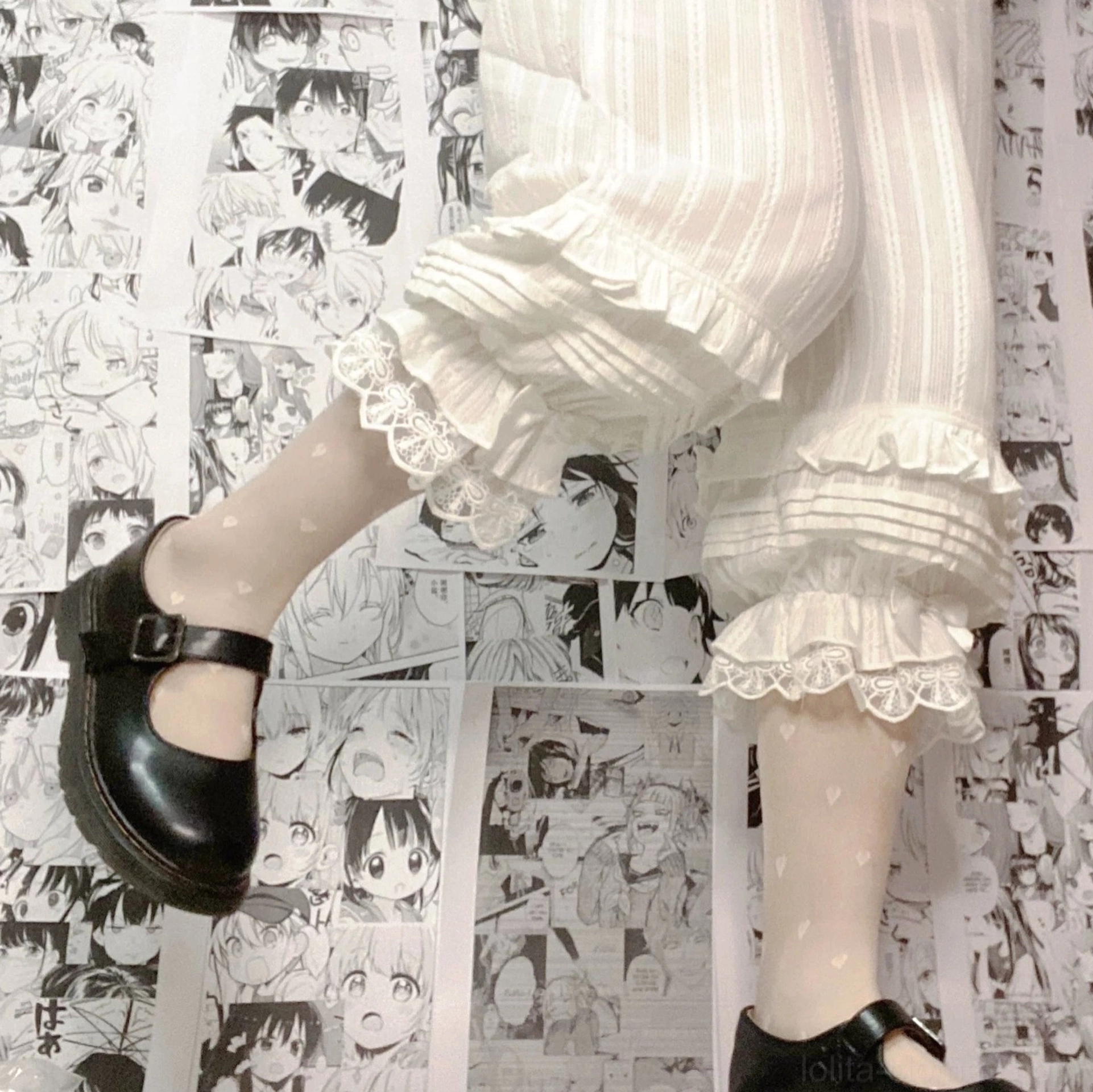 Black long-length sweet lolita bloomers with full accordion pleats and lace hem details ideal for taller frames and dramatic lolita silhouettes coordinates
