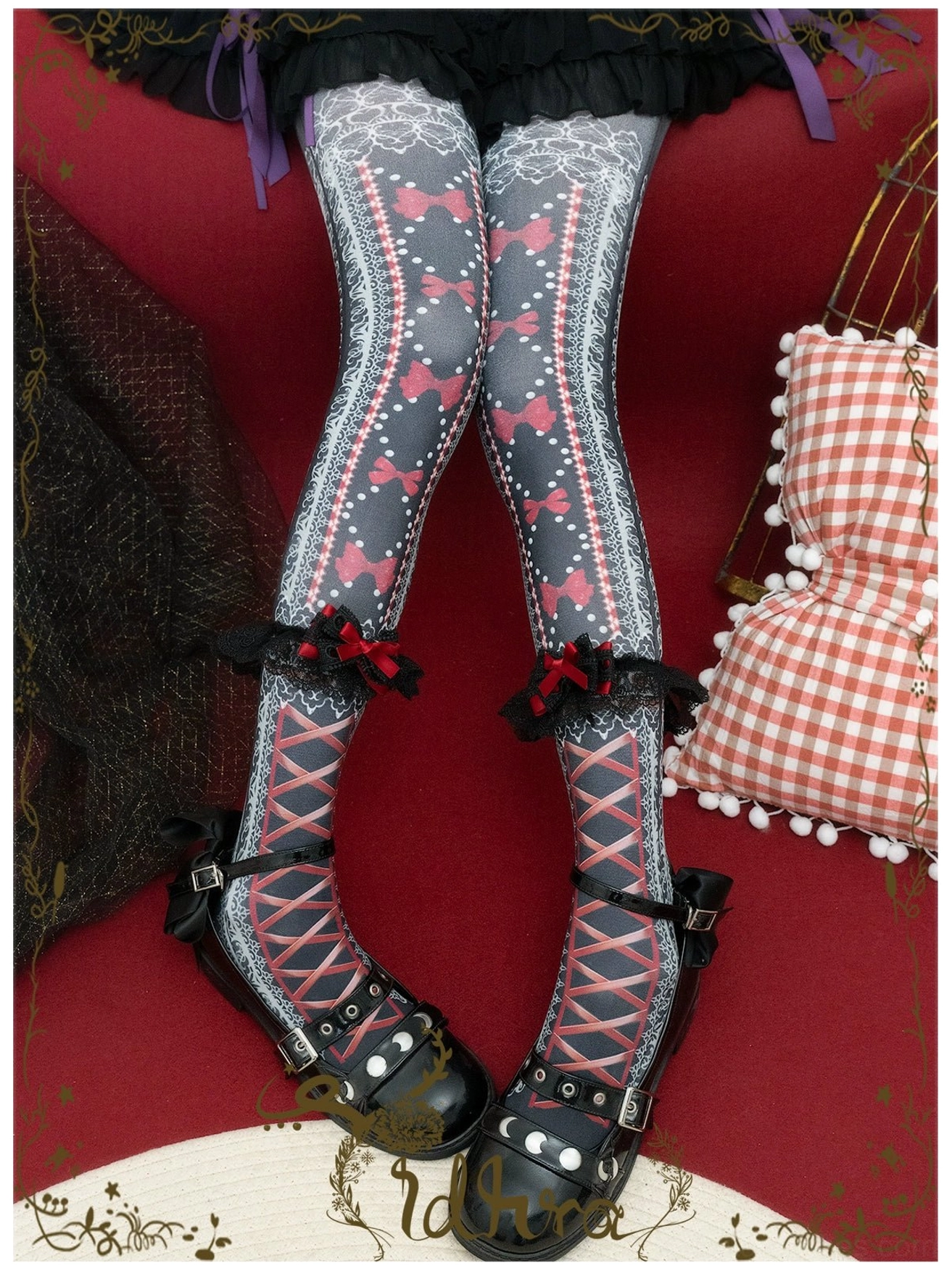 Black luxurious lolita pantyhose with pink bows and black cross-strap pattern detachable calf decoration paired with black lolita skirt