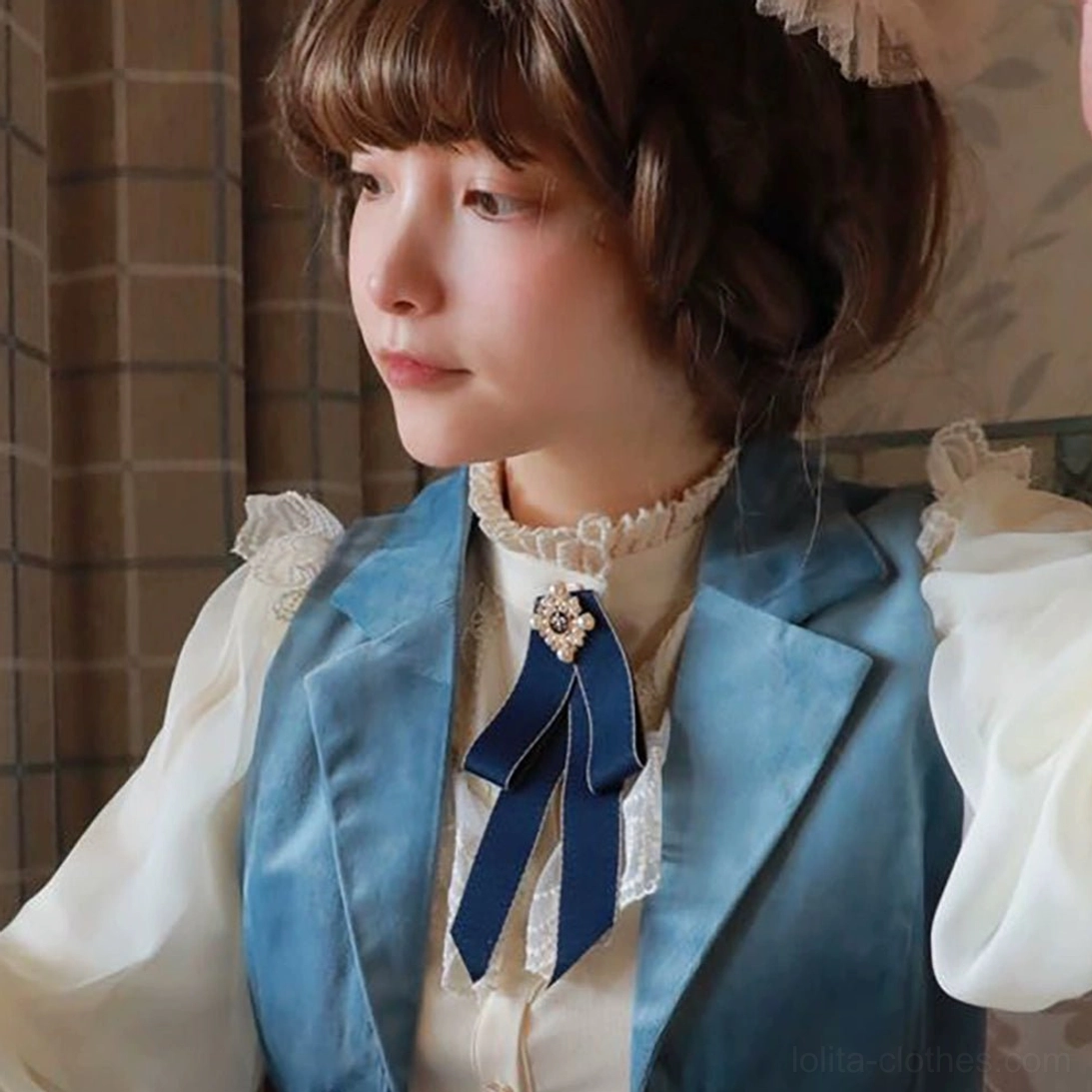 brooch-pin-back-fastening-mechanism-attachment-detail-security-clasp-installation-guide-lolita-accessory