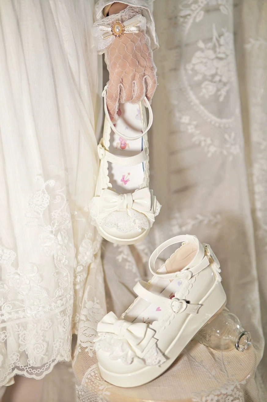 Brown Milky Puff Lolita platform heels paired with earthy-toned coordinates, vintage-inspired prints, and natural hair accessories for country casual Lolita aesthetic styling