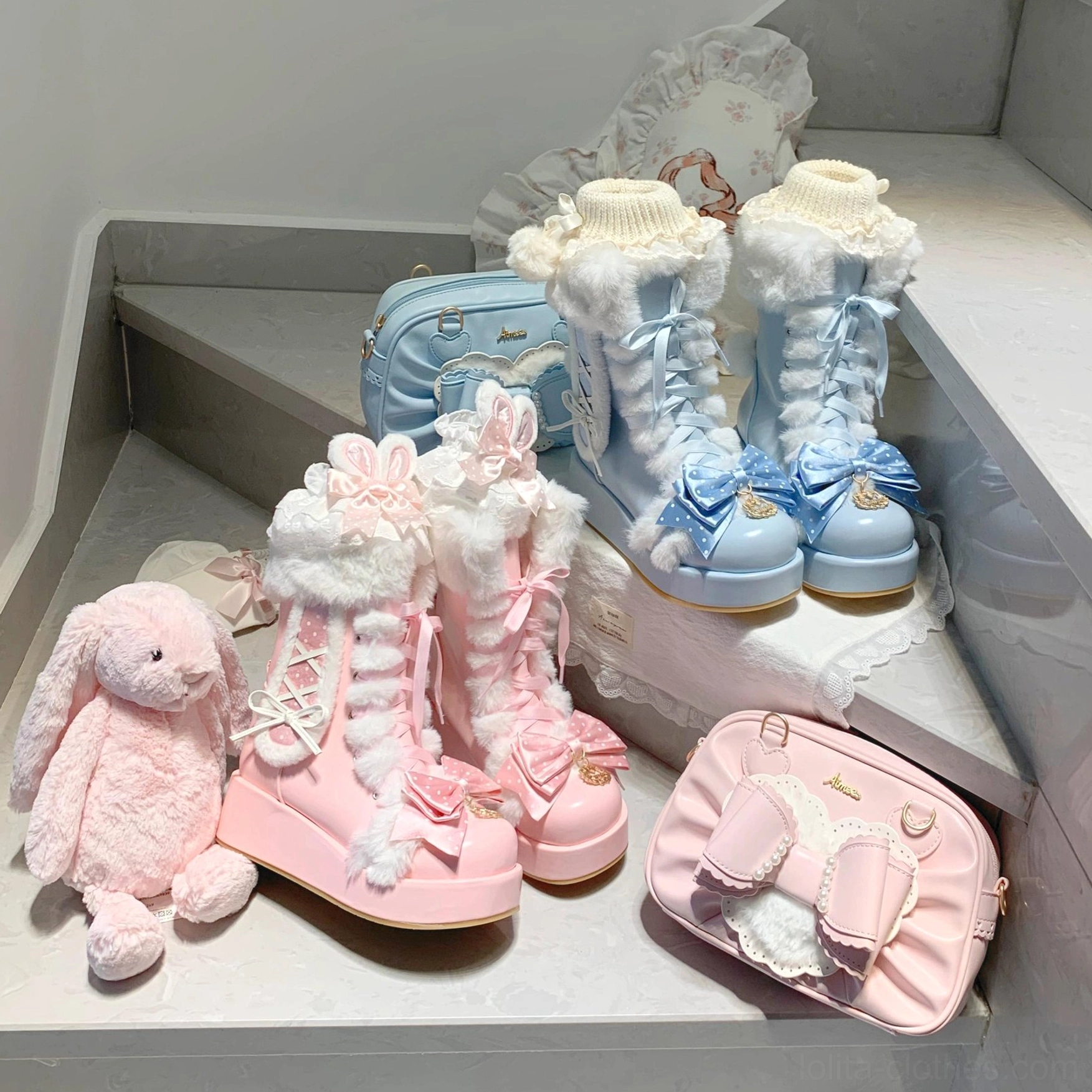 Fluffy bunny ear sweet lolita platform boots size range display showing available sizes 34-41 EU, fit recommendations for different foot types, and comprehensive sizing information