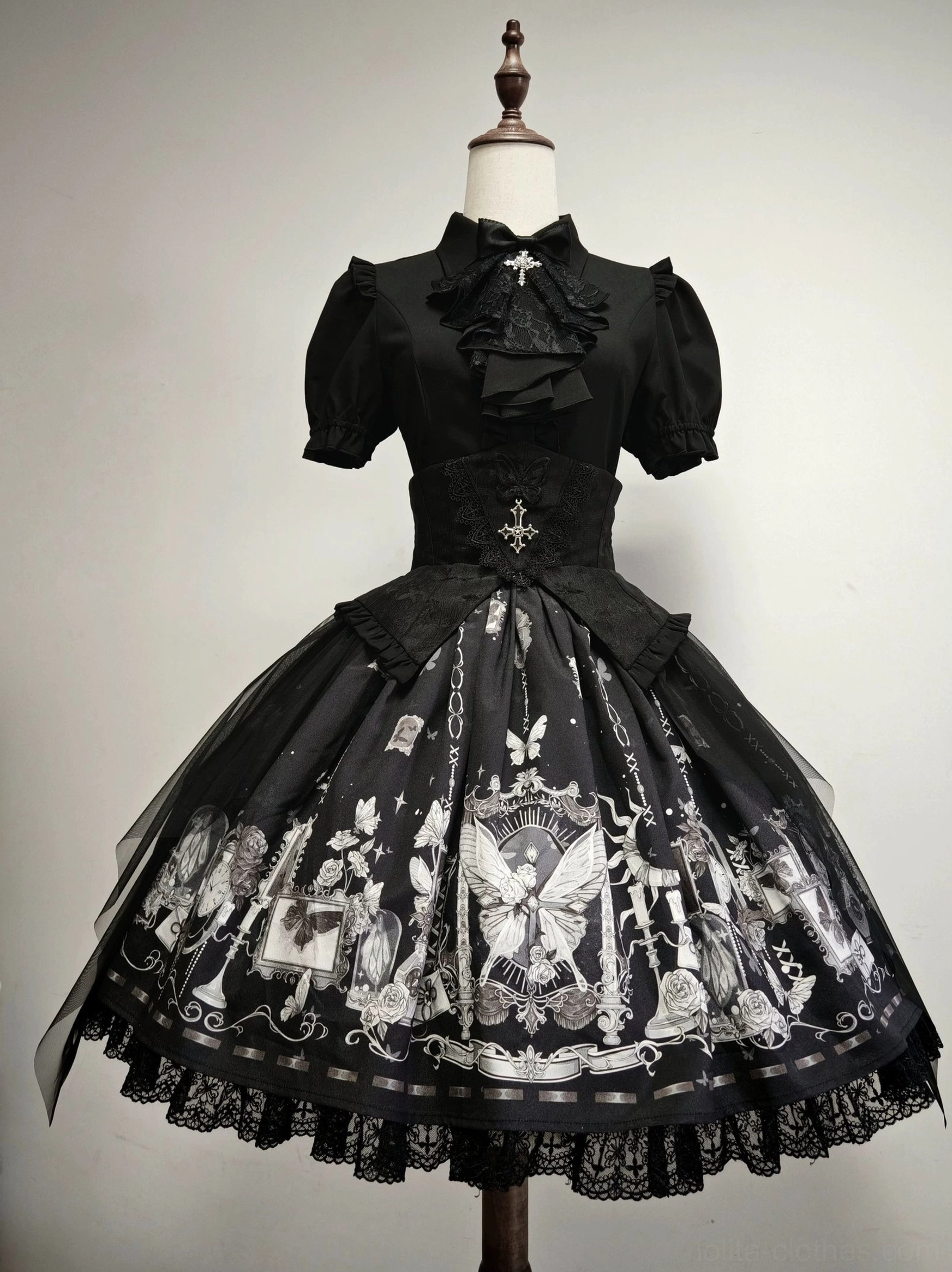 Butterfly shadow gothic lolita skirt butterfly and clock print motif dark mysterious pattern chiffon hem lace edge texture detail view