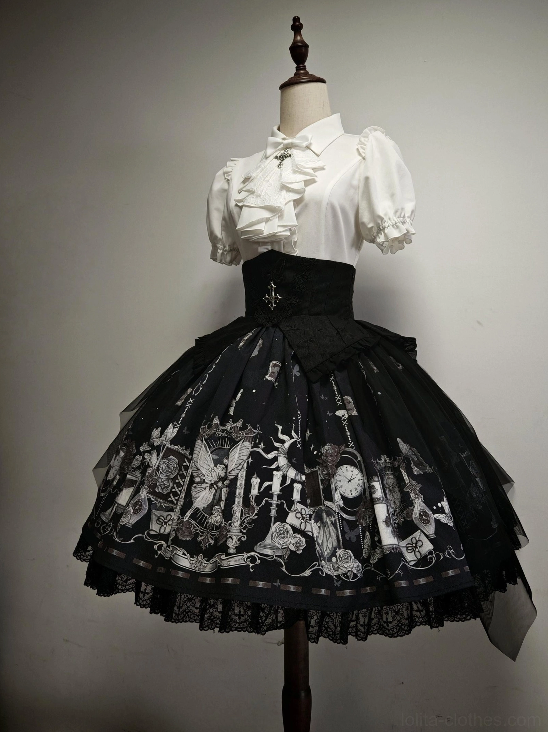 Separated butterfly shadow lolita two-piece set fishbone corset skirt and short sleeve puff blouse with ruffled collar studio display