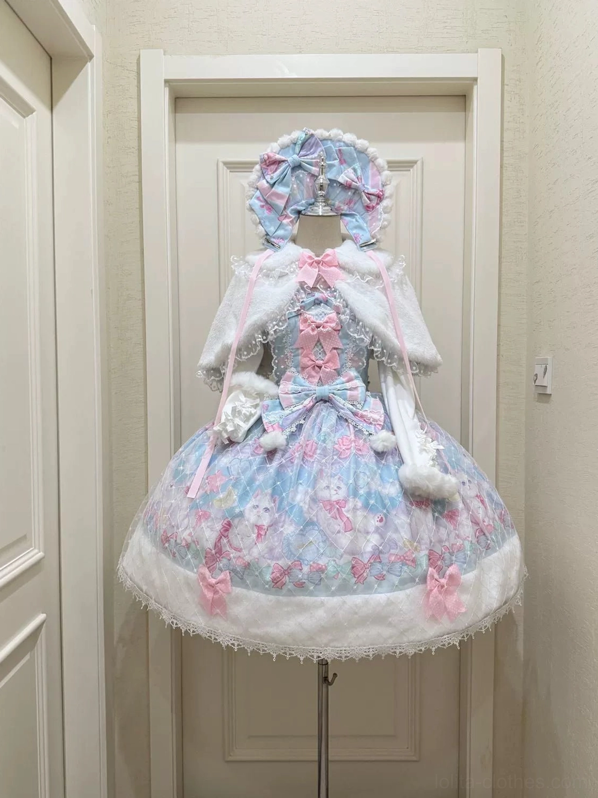 Blue pink kitten fabric print lolita jumper skirt simple lace faux fur skirt trim matching bonnet and white capelet front dress form detail