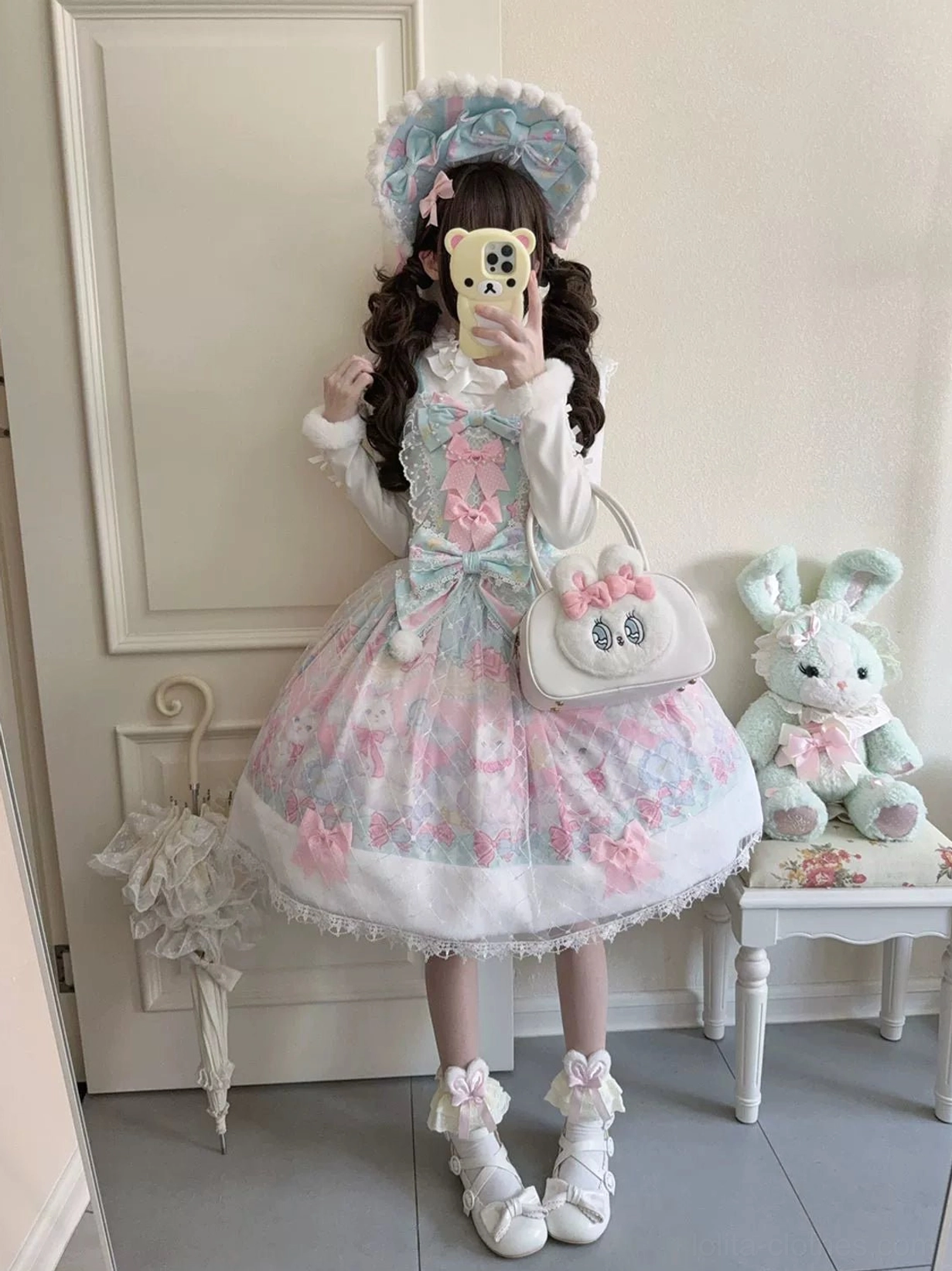 Green kitten print sweet lolita jumper skirt JSK separate piece full A-line skirt matching bonnet front mannequin wooden door backdrop