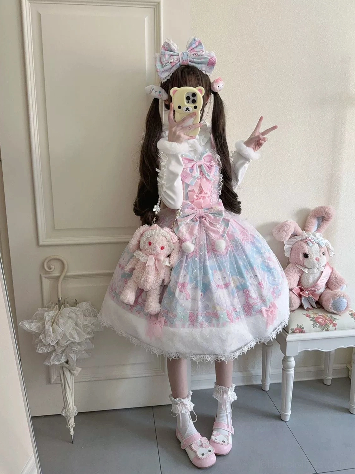Candy mary cat sweet lolita JSK dress matching bonnet detail shot faux fur trim lace decoration pastel kitten print close-up view