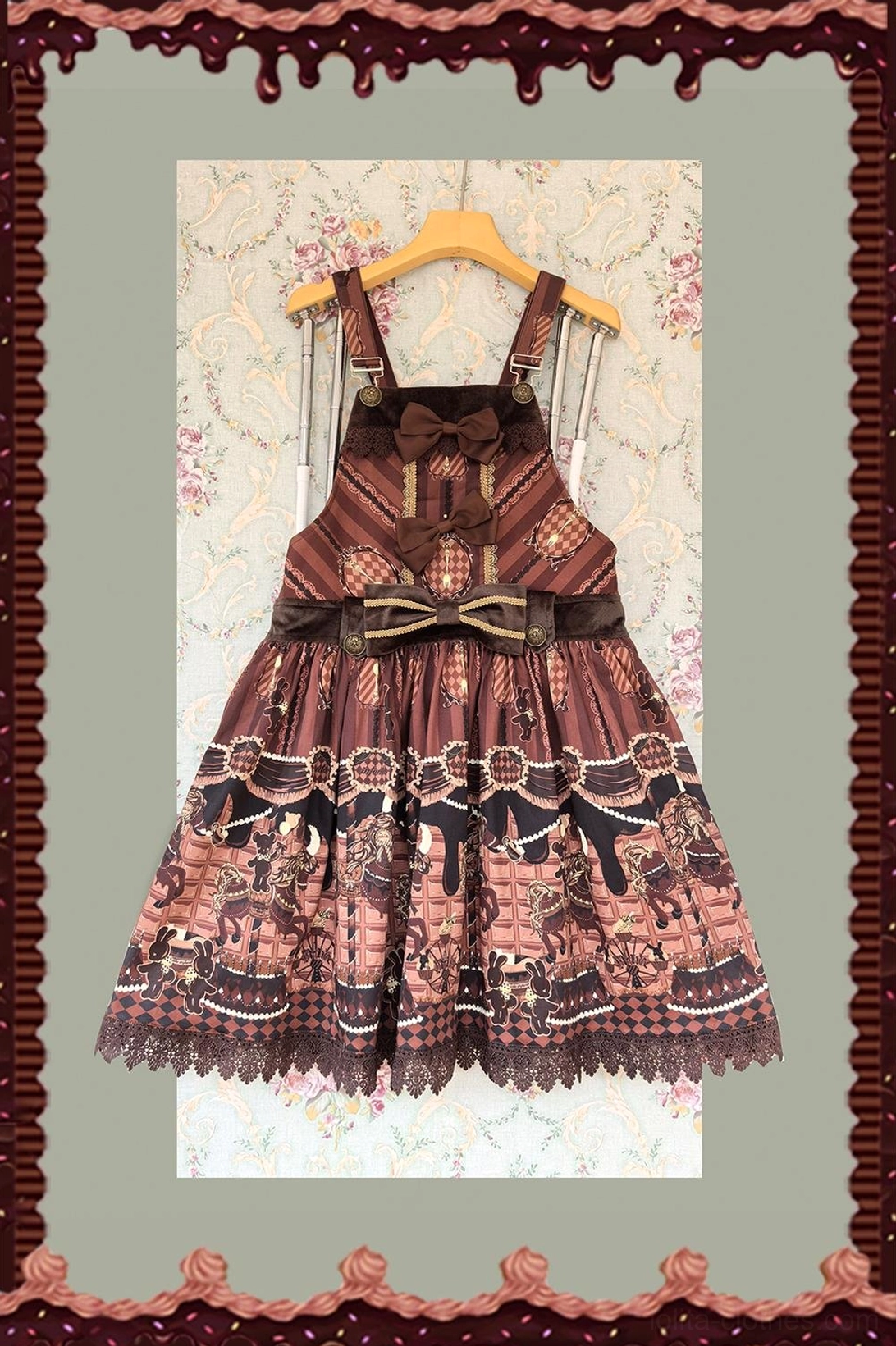 Chocolate carousel lolita blouse high-density chiffon bishop sleeves embroidered collar detail close-up