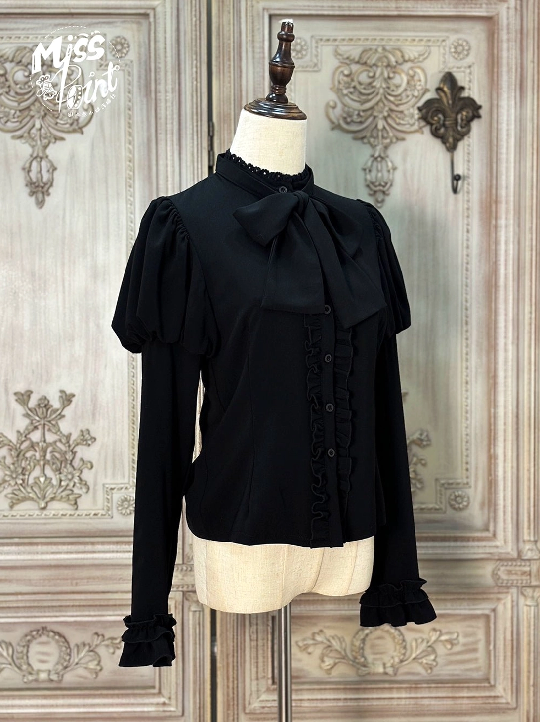 Classic Lolita blouse pure black fitted silhouette front view detachable bow tie ruffled trim front placket Gothic Lolita ready style