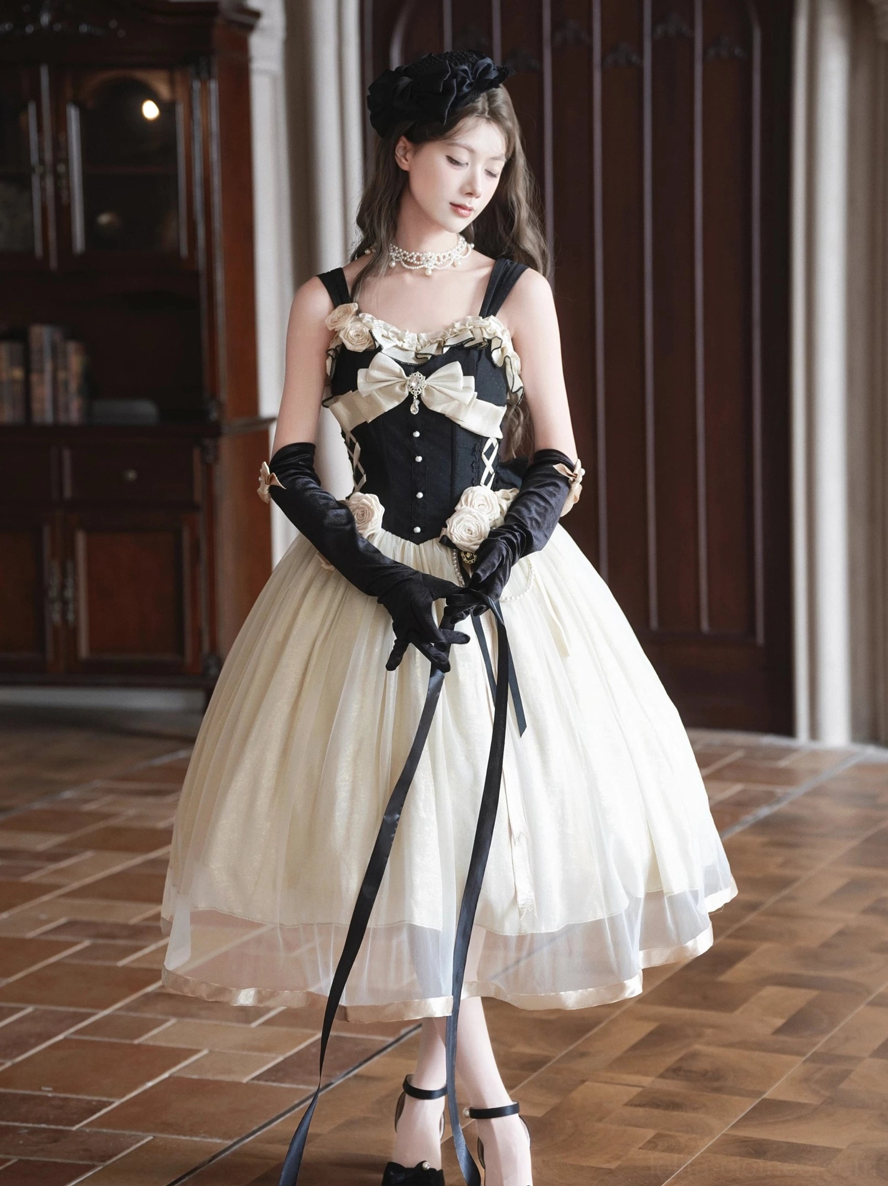 Classic Lolita corset JSK dress with detachable accessories complete set including back trailing bow, chest bow, rose pins, and pear chain detail for versatile styling