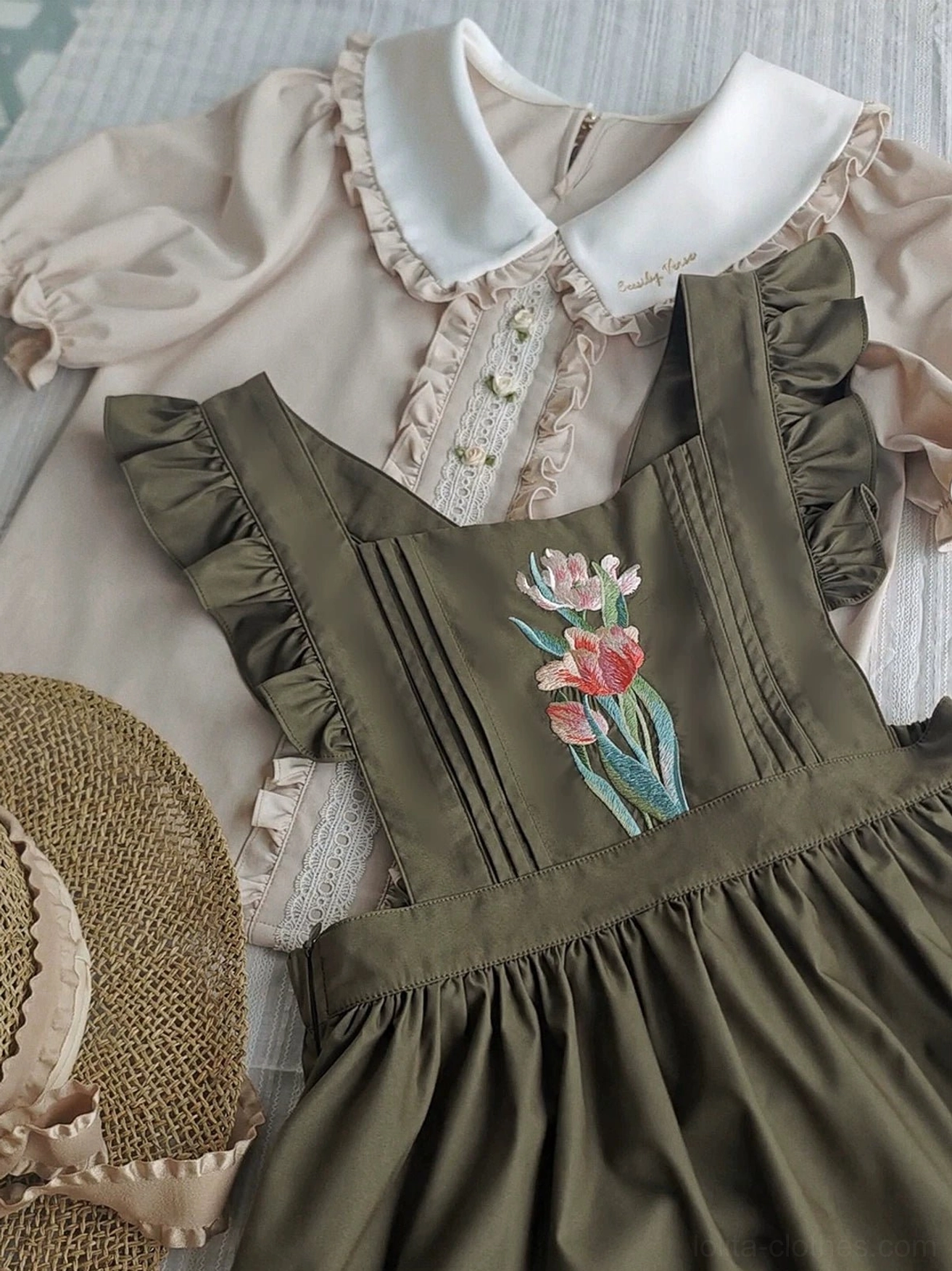 Classic lolita JSK jumper skirt salopette dress alternative styling options