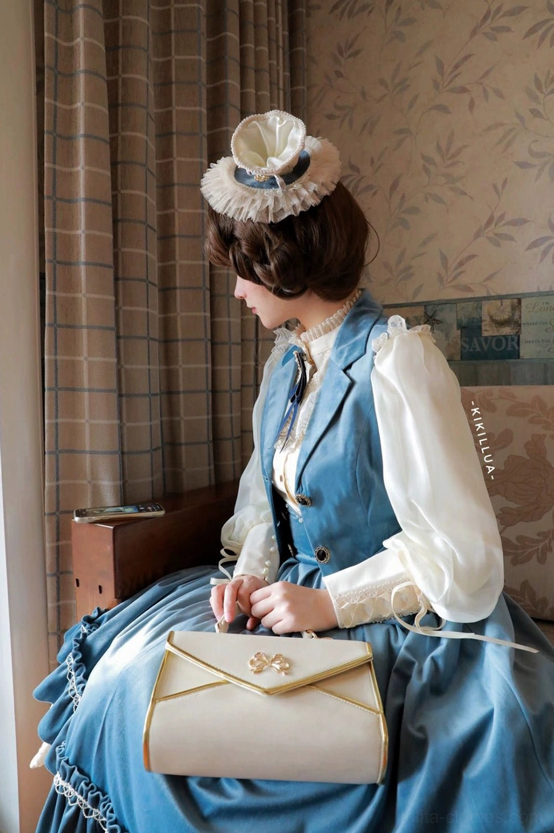 Classic lolita velvet waistcoat side profile showing eight-piece stereoscopic cutting and silhouette