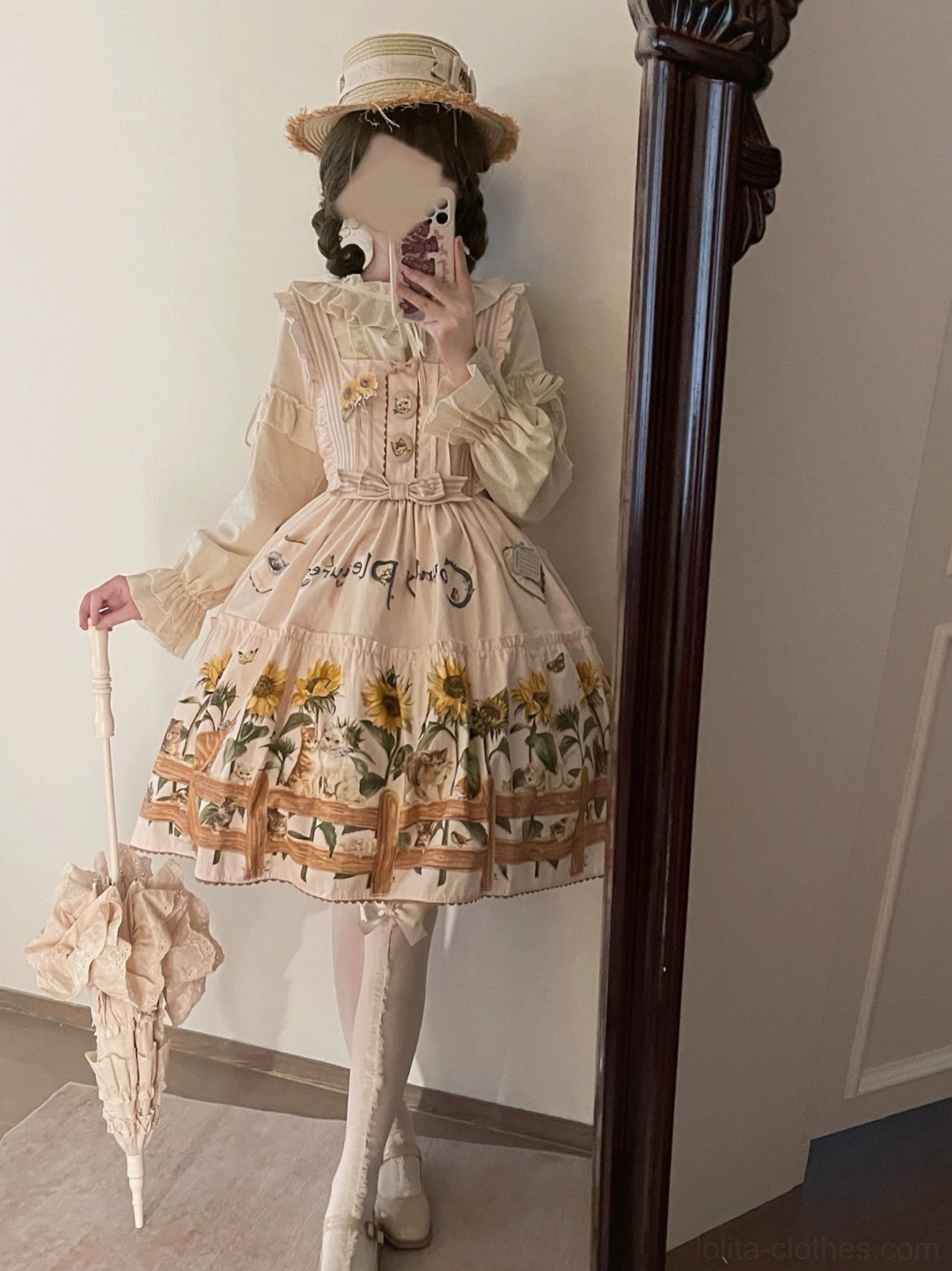 Country lolita coordinate featuring JSK dress styled for lolita fashion meetup or convention appearance