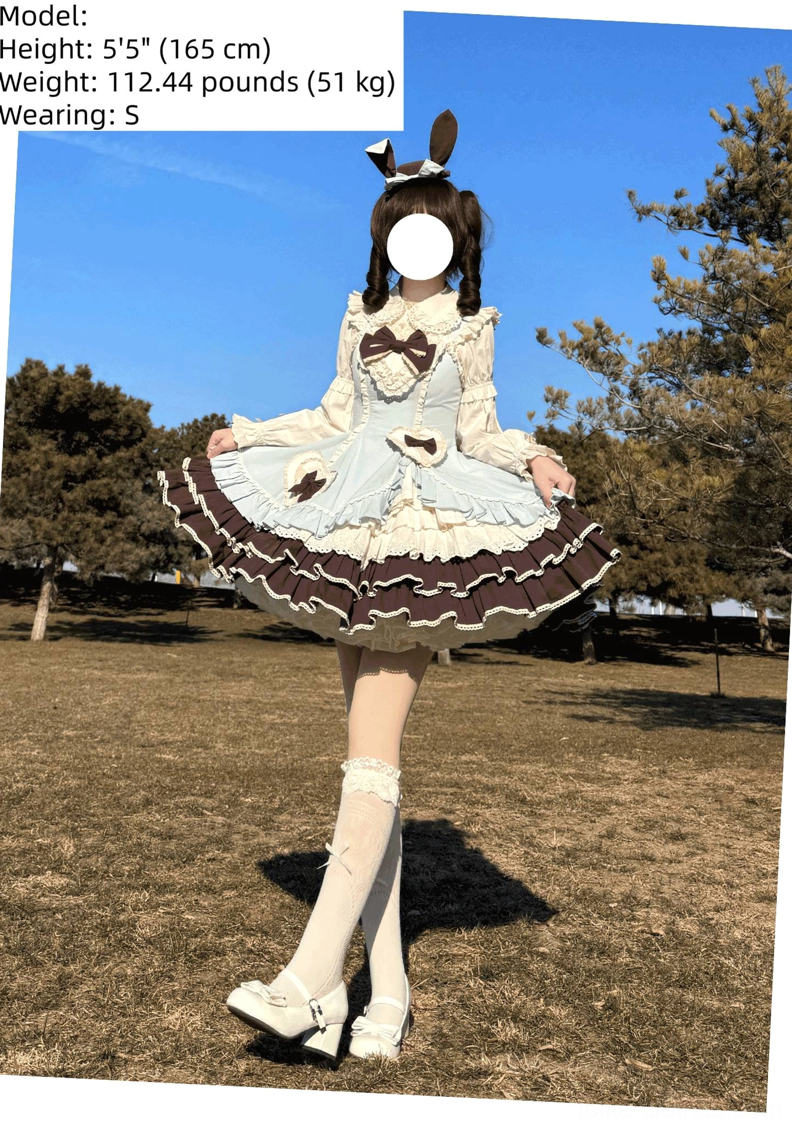 Cream Bud tiered lolita JSK blouse Peter Pan collar with lace ruffles sleeve details and blouse construction close-up