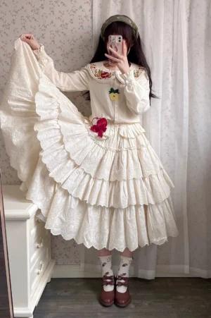 Cream embroidered Lolita petticoat underskirt three-tiered ruffle lace skirt front view mirror selfie