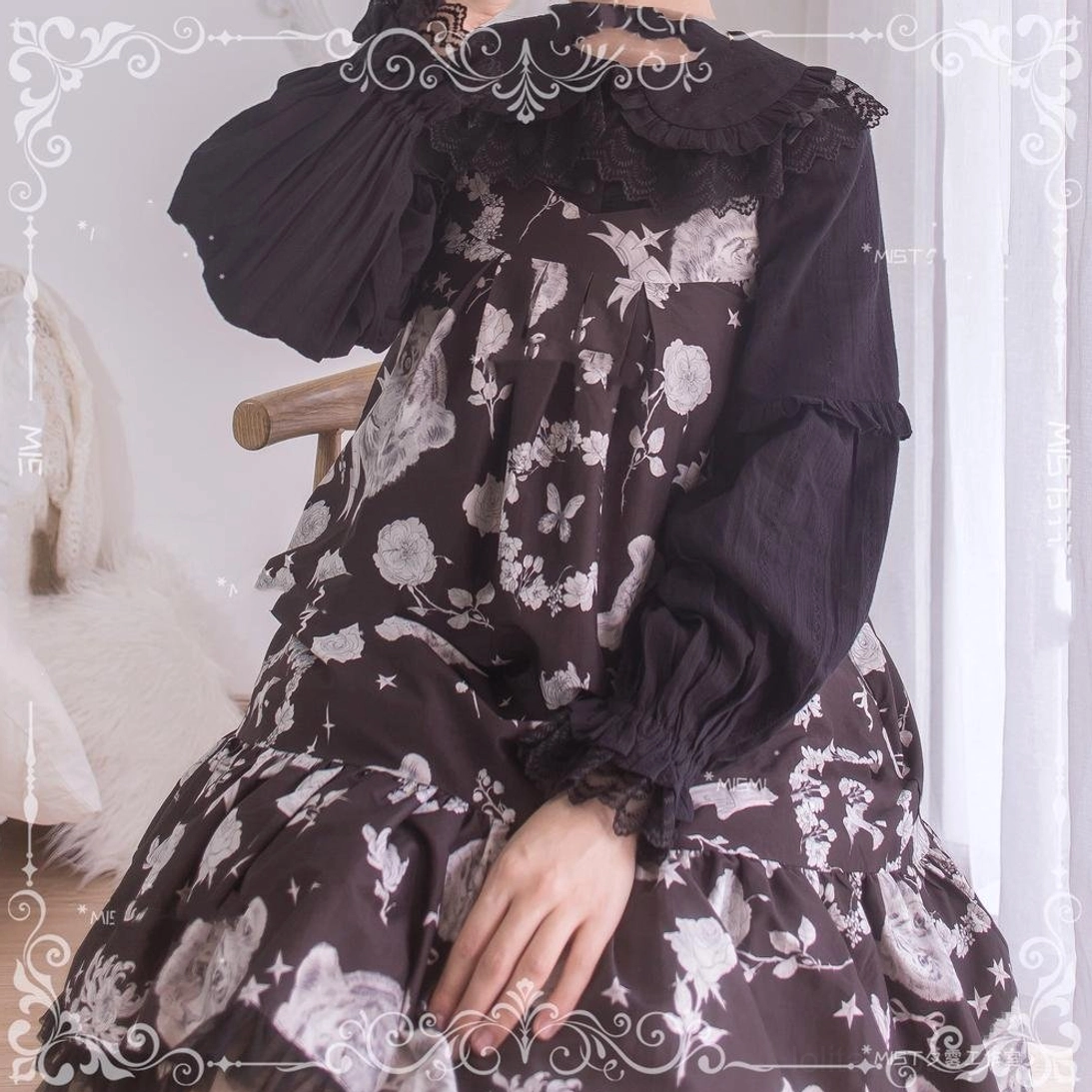 Cream Sweetheart Bubble Sleeve Lolita Blouse Detail Photography Doll Collar Lace Trim Sweet