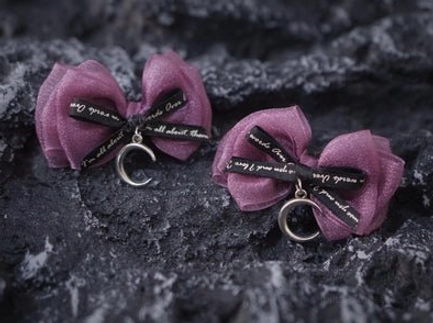 Dark academia lolita hair clips No.15 variant showing Victorian-inspired aesthetic and alternative fashion styling potential