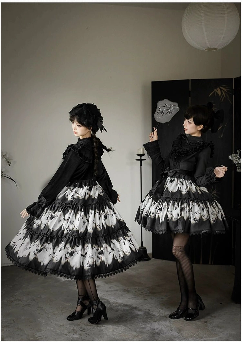 Dead leaf butterfly gothic lolita dress back closure detail lace-up zipper construction ruffled paneling back view engineering