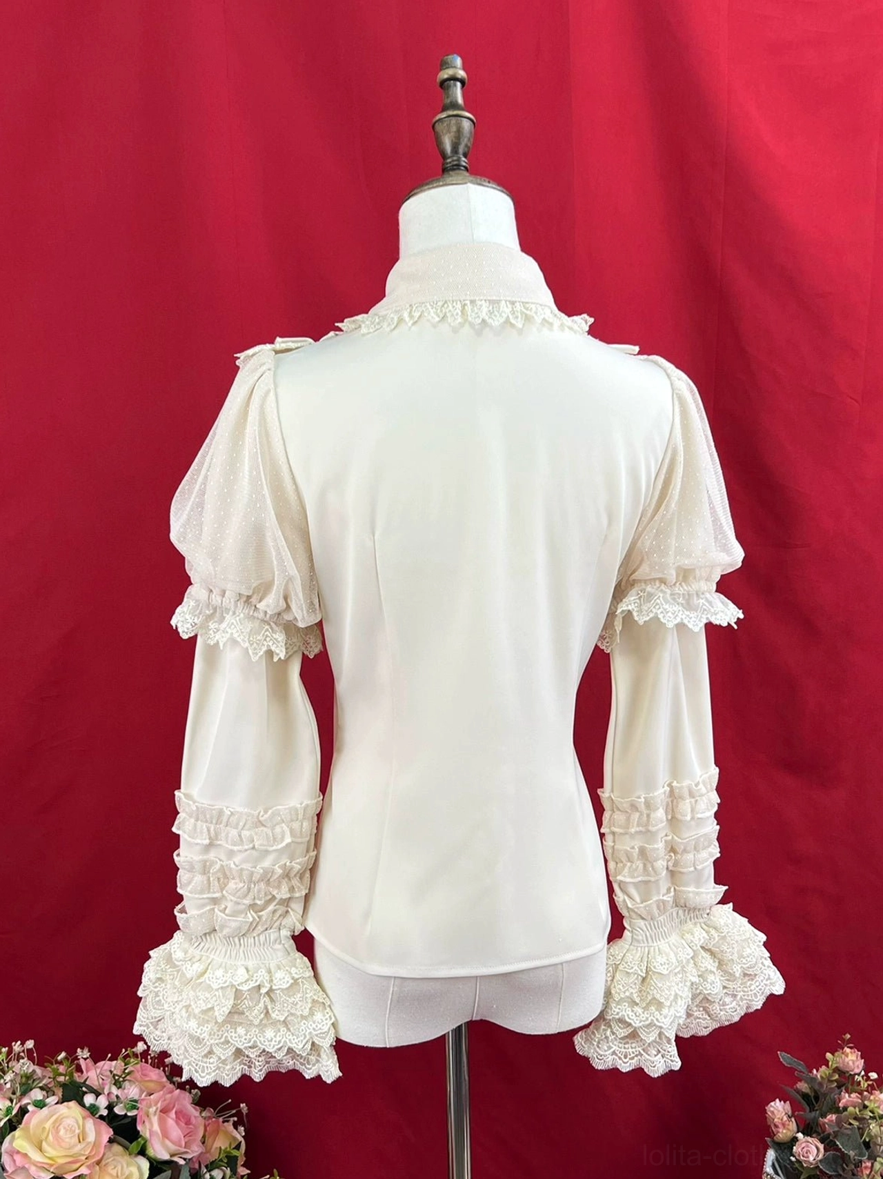 Detachable sleeve sweet lolita blouse system showing interchangeable sleeve options layered lace tiered cuff styling peter pan collar versatile lolita fashion accessory