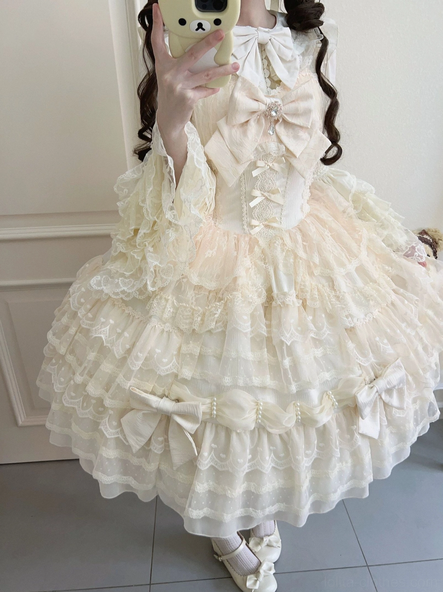 Dream Prelude Lolita dress packaging and shipping information showing product presentation and delivery details