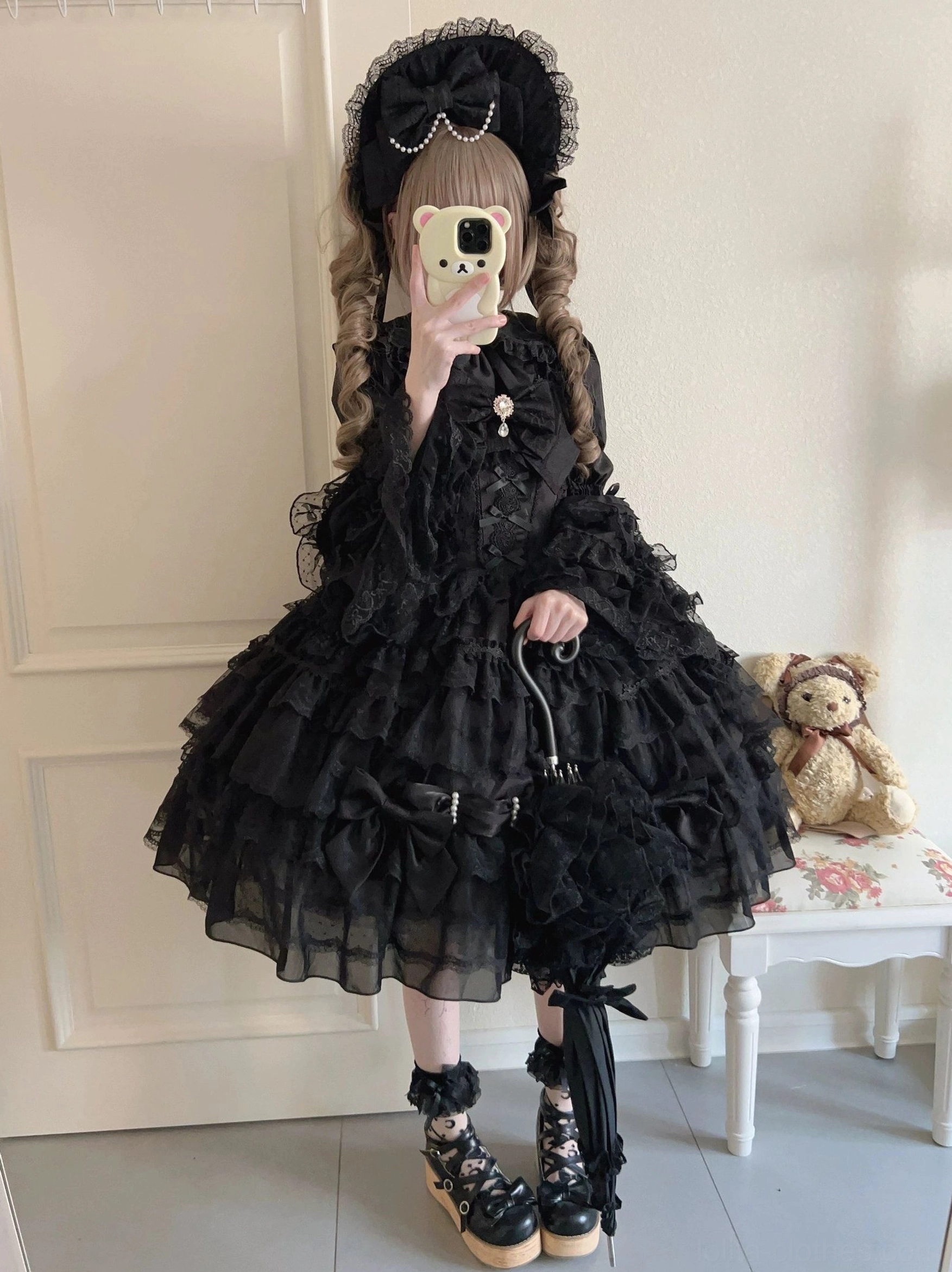 Dream Prelude Lolita dress shoulder strap adjustment showing removable and height-adjustable strap mechanism