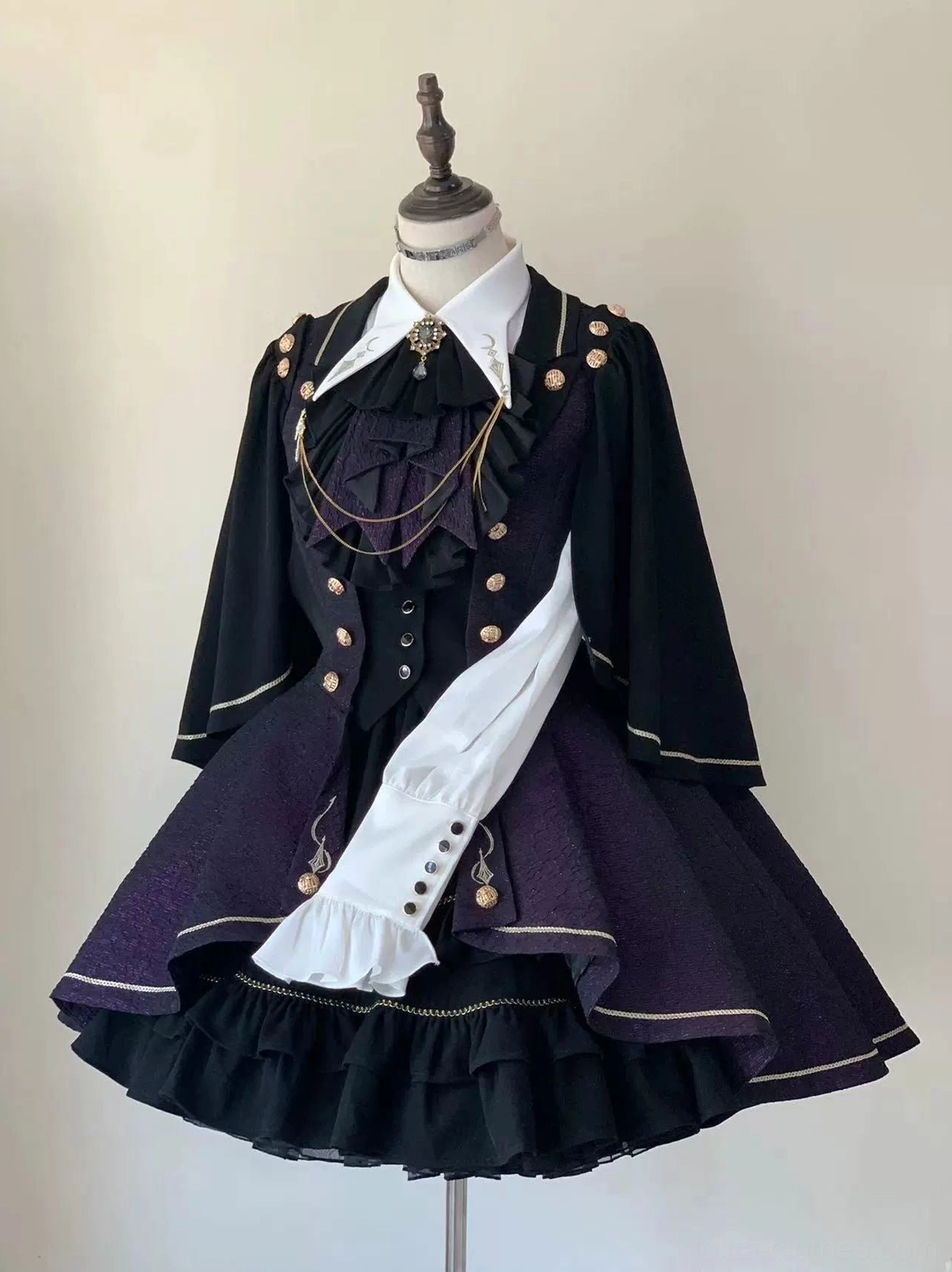Fallen Moon Rule military lolita color option in burgundy and black, half-length mannequin display showing color-block design and contrast layering