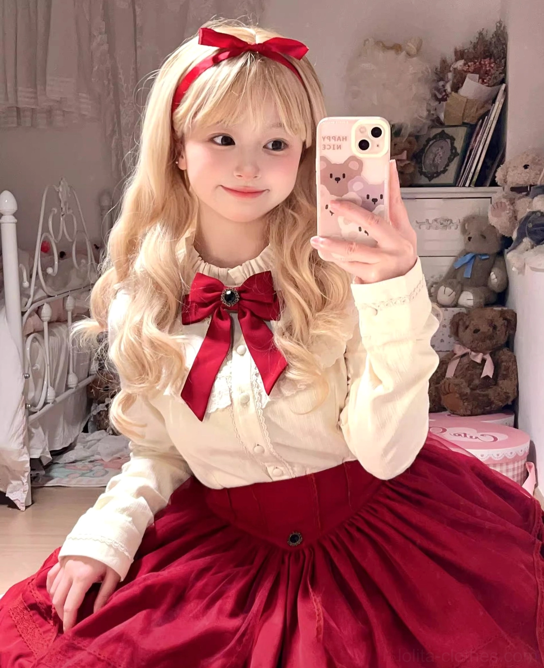 Fleece-lined lolita shirt sleeve and cuff detail showing quality stitching and soft velvet interior lining for comfort