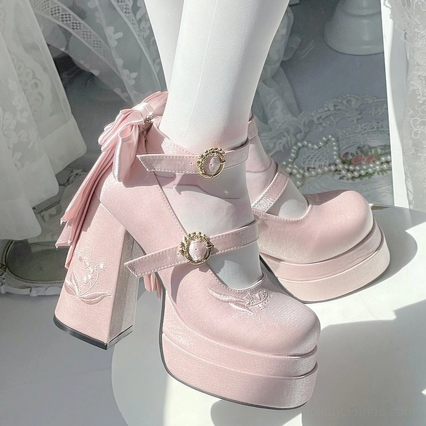 Champagne lolita platform high heels showcasing the sophisticated metallic sheen and delicate satin back bow, perfect for elegant sweet lolita coordinates