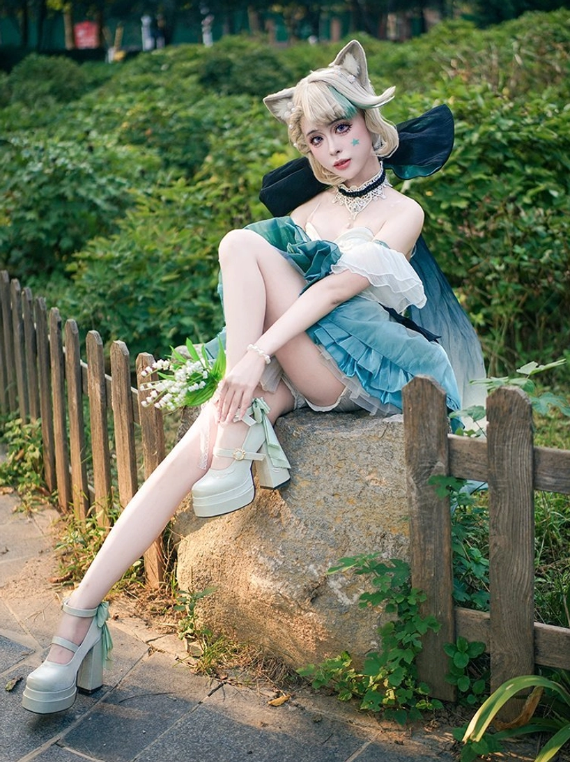 Floating dream lily lolita heels side profile showcasing platform height, heel architecture, and Mary Jane strap design with gold decorative buckles