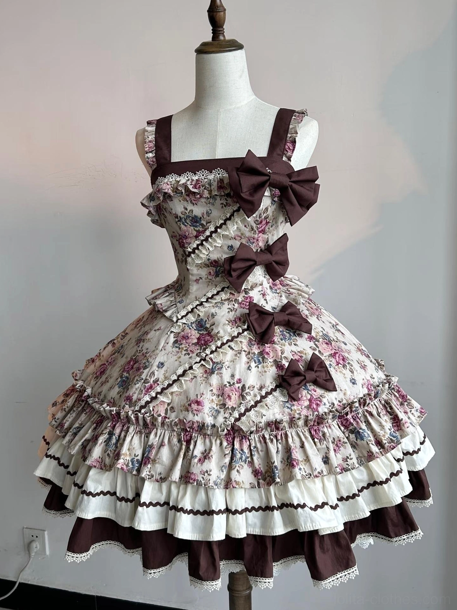 Floral Reverie Lolita jumper skirt dress coordinate styling ideas pairing vintage accessories romantic sweet lolita