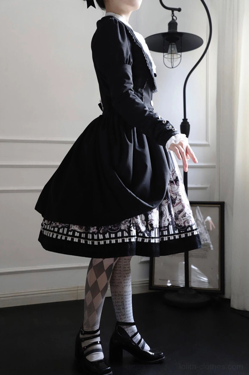 Gothic Lolita blouse white cotton long sleeve collar design worn under JSK dress layering coordination