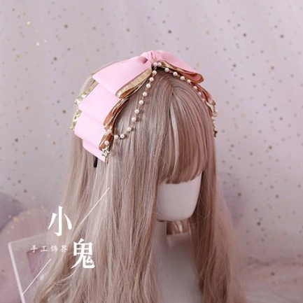 gothic lolita bow hairclip worn styling angle lolita girl aesthetic alternative fashion coordination