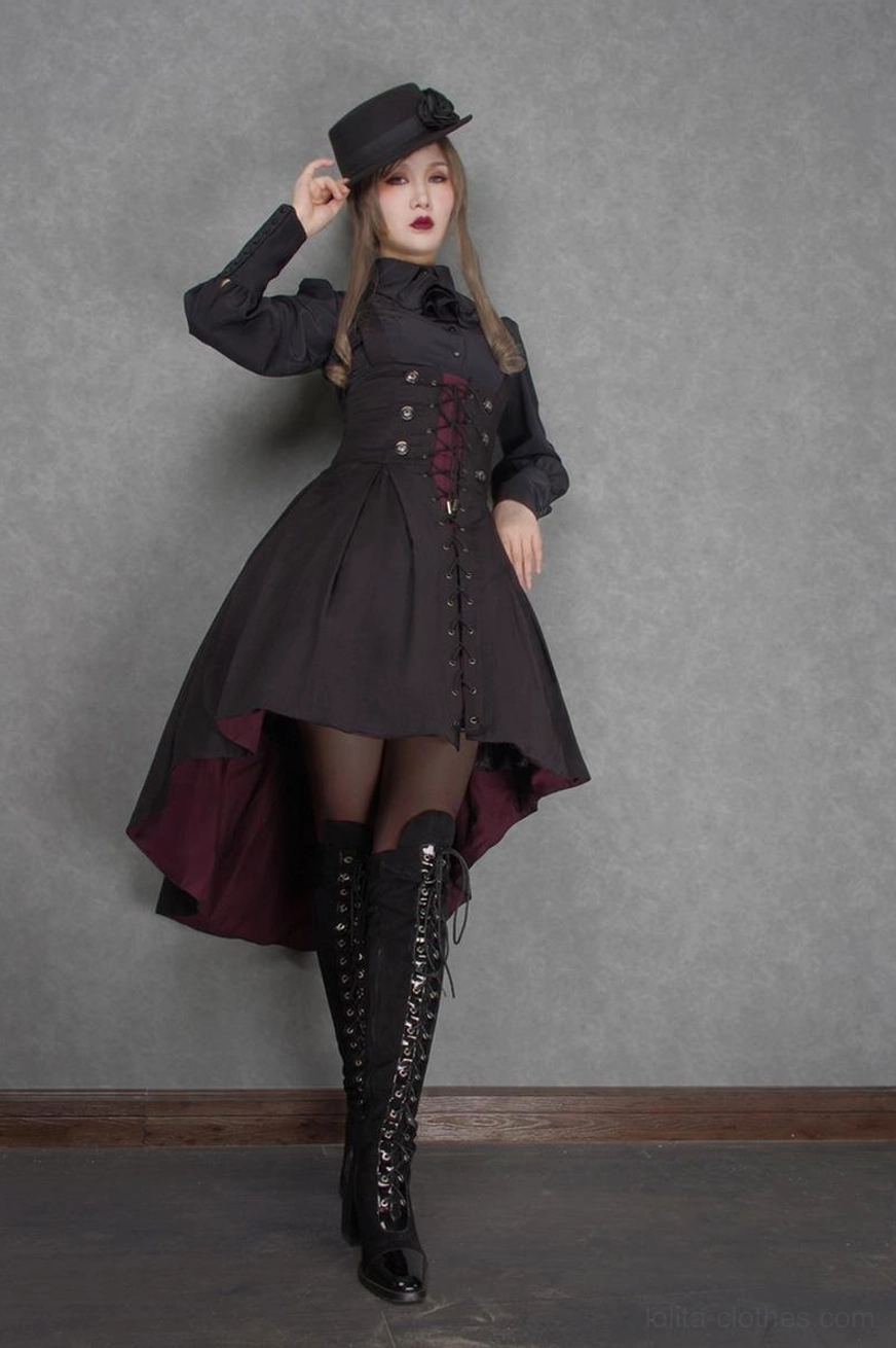 Gothic Lolita bust-support style skirt showing structured bodice support system and design innovation