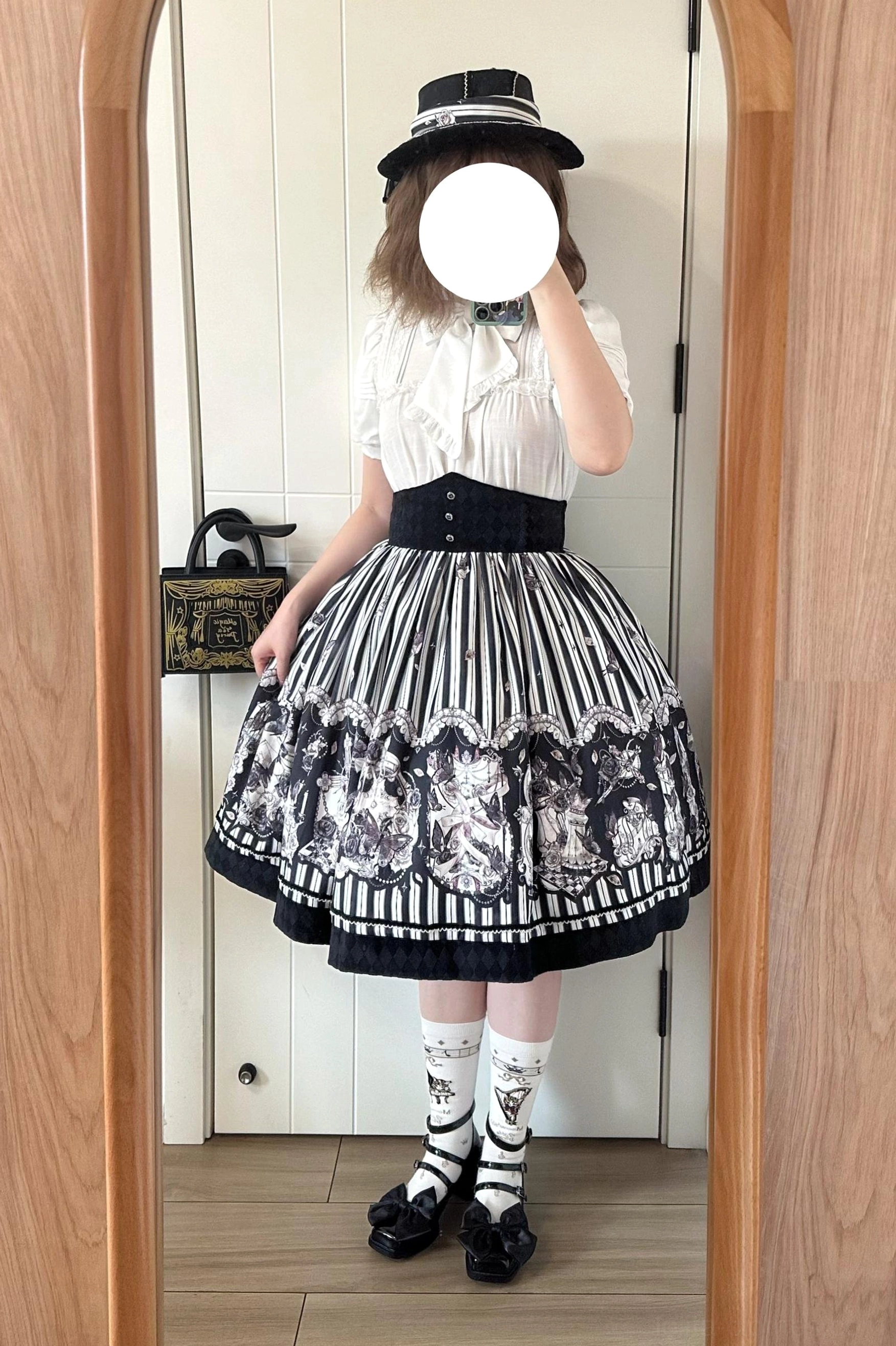 Gothic Lolita coat cuff detail ruffled edge white accent decorative sleeve finishing