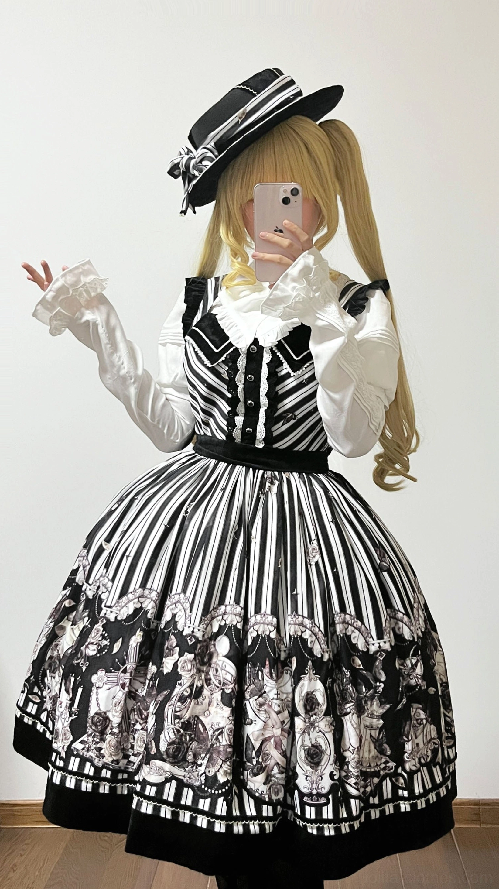 Gothic Lolita ensemble coat lining detail interior construction premium cotton comfort layer