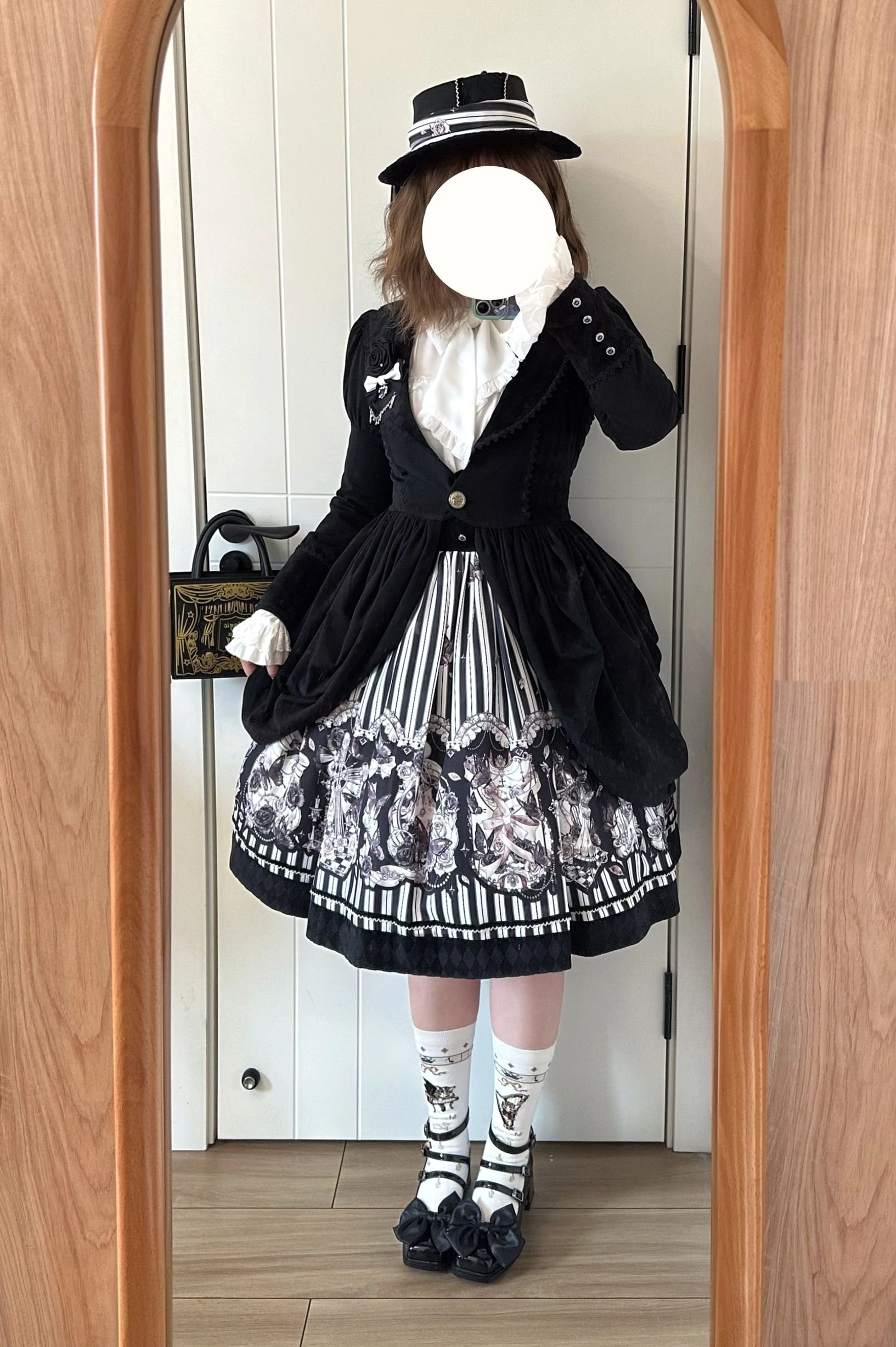 Gothic Lolita coat single-breasted closure black color tailored silhouette front view professional finish