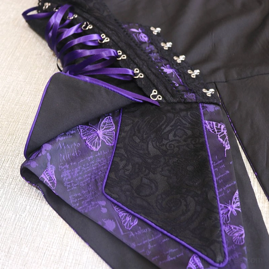 Alternative angle of gothic lolita complete set showing blouse, corset vest, and skirt proportion relationships, silhouette balance, and refined ensemble coordination