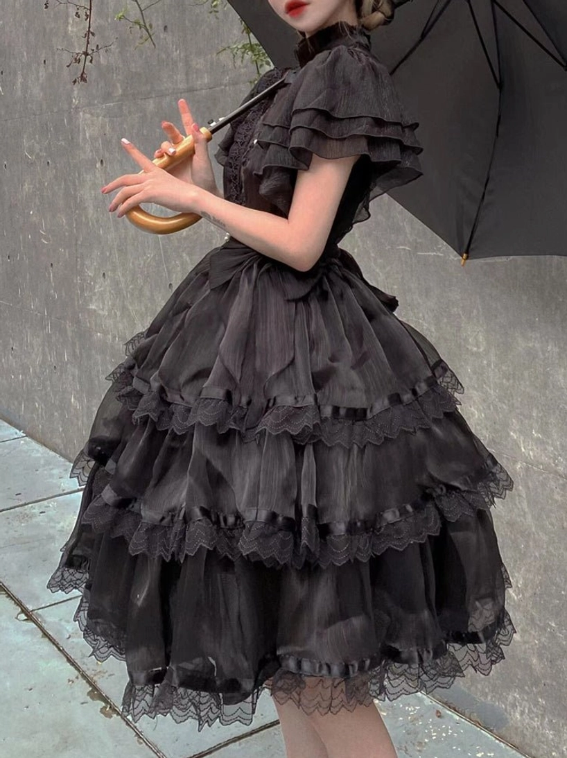 midnight castle gothic lolita one-piece dress close-up collar detail bow pearls