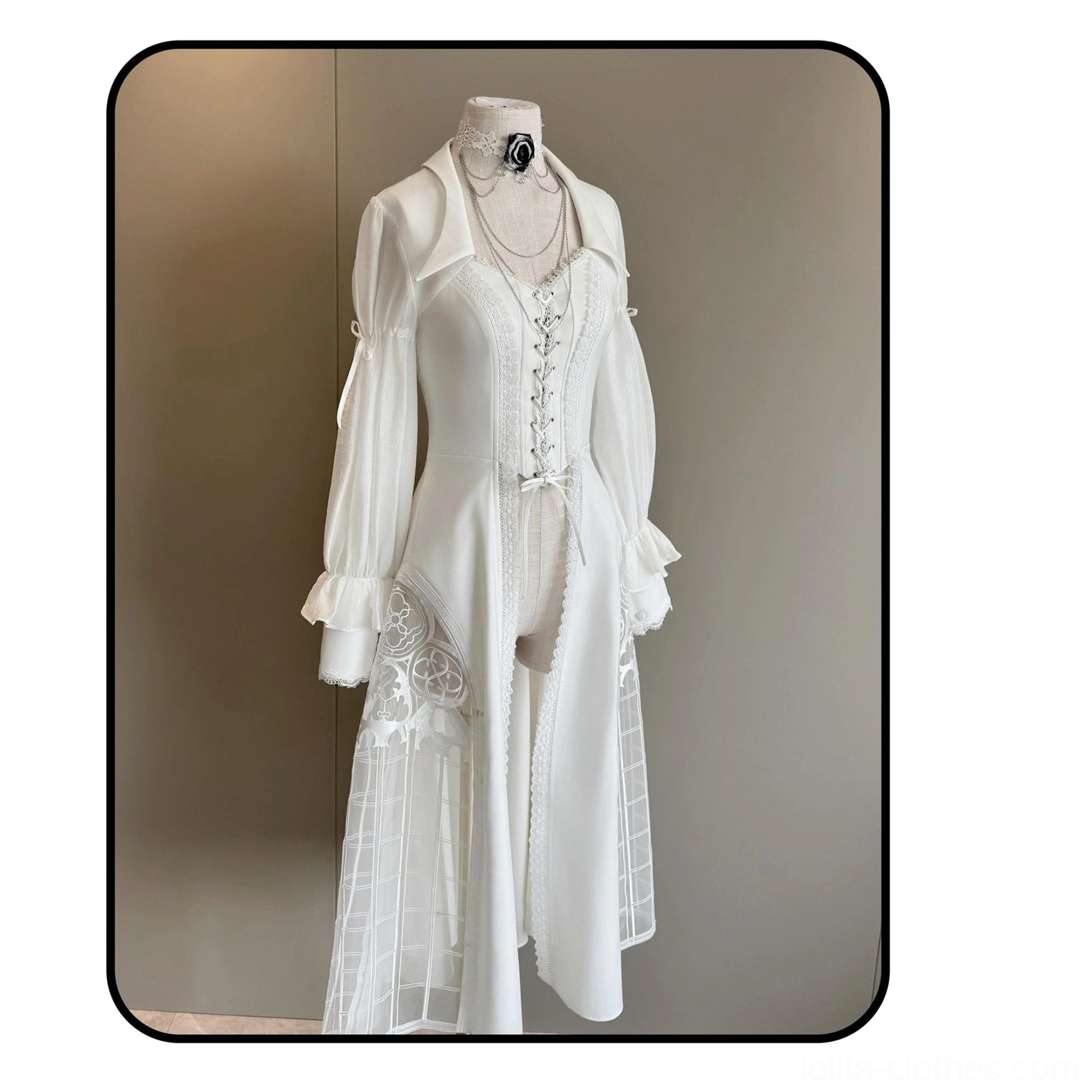 Gothic lolita embroidered bustier simple sophisticated design corsetry slimming waist detail elegant showcase