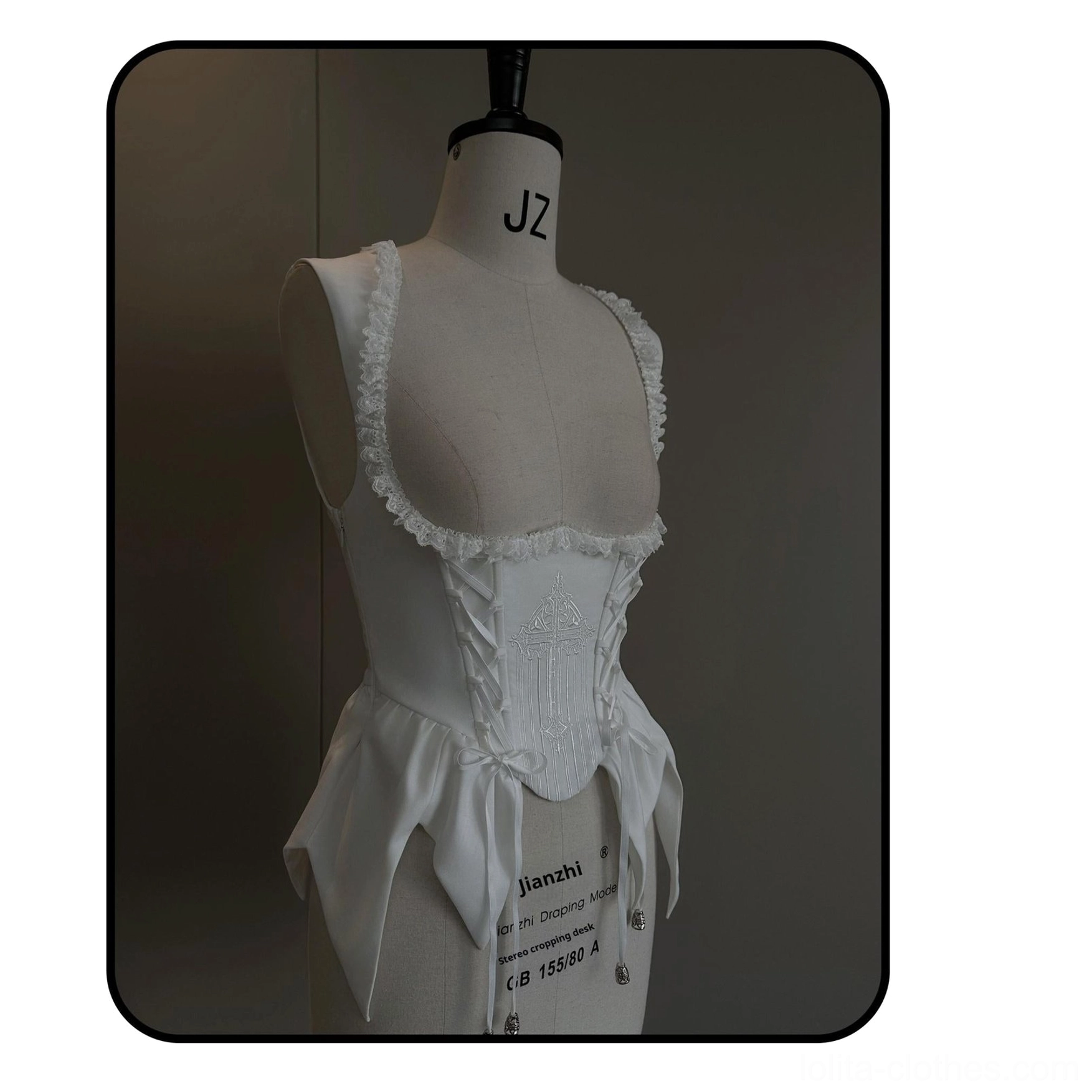 Gothic lolita embroidered coat puffy sleeves tulle window design bat collar architectural detail showcase