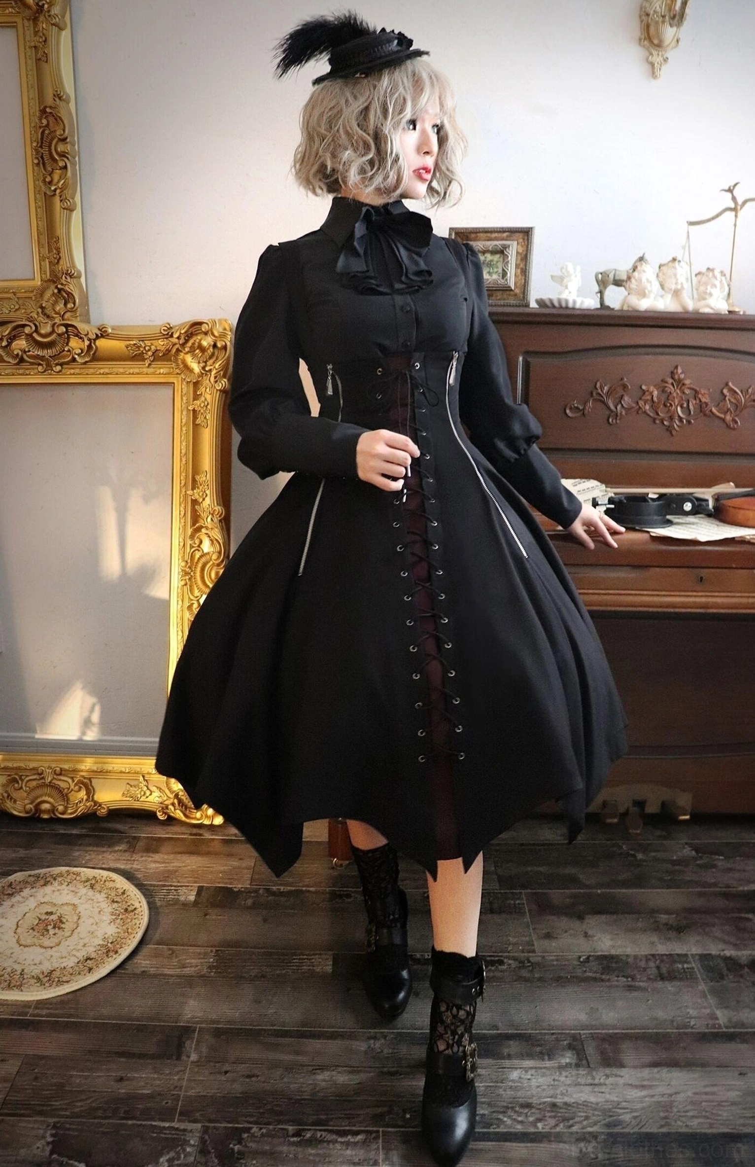 Gothic Lolita ensemble color-blocking high-low skirt and cape set alternative fashion Japanese Lolita subculture style